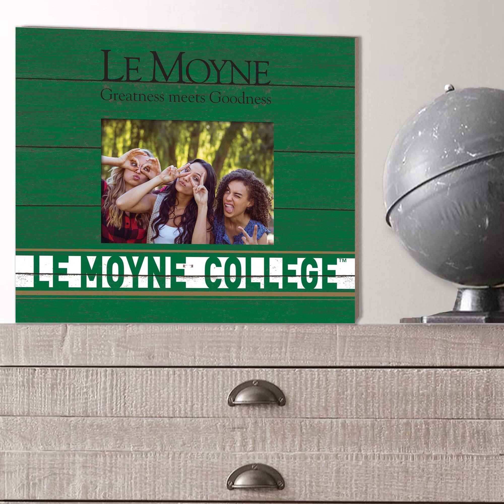 LE MOYNE  
Greatness meets Goodness  
LE MOYNE COLLEGE