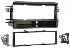Front. Metra - Dash Kit for Select 2003-2006 Kia Sorento DIN - Black.