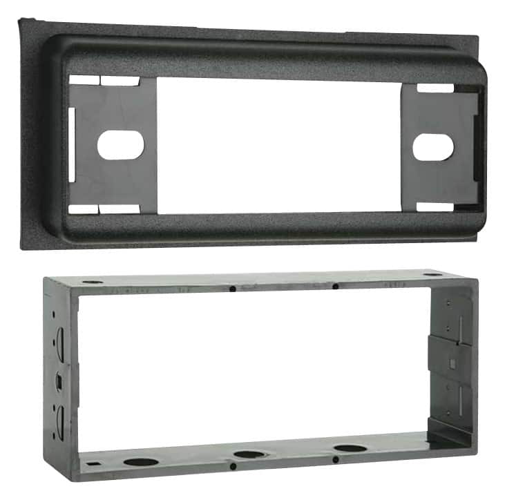 Front. Metra - Installation Kit for Select Vehicles - Black.