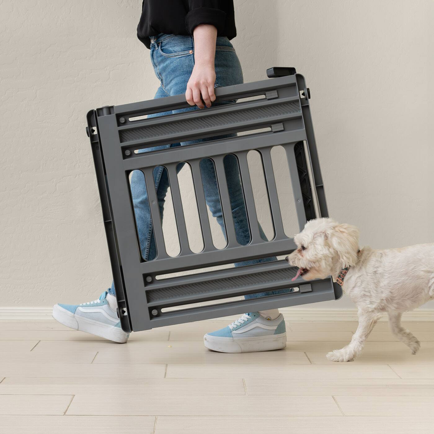 Alt View 6. IRIS USA - IRIS USA 24"-39" Portable Plastic Expandable Pet Gate, Adjustable Pet Barrier, 25" Tall.
