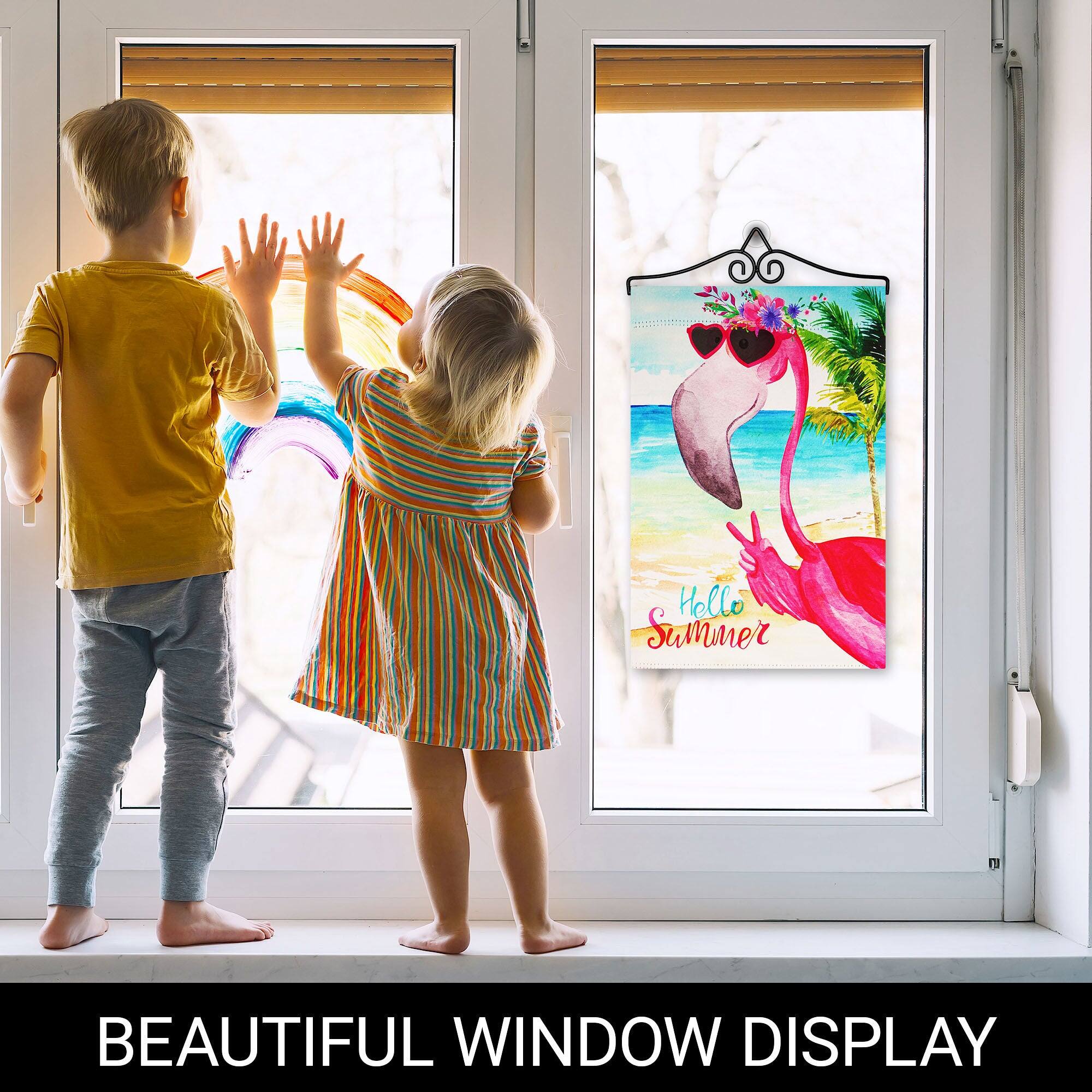 Hello Summer  
BEAUTIFUL WINDOW DISPLAY