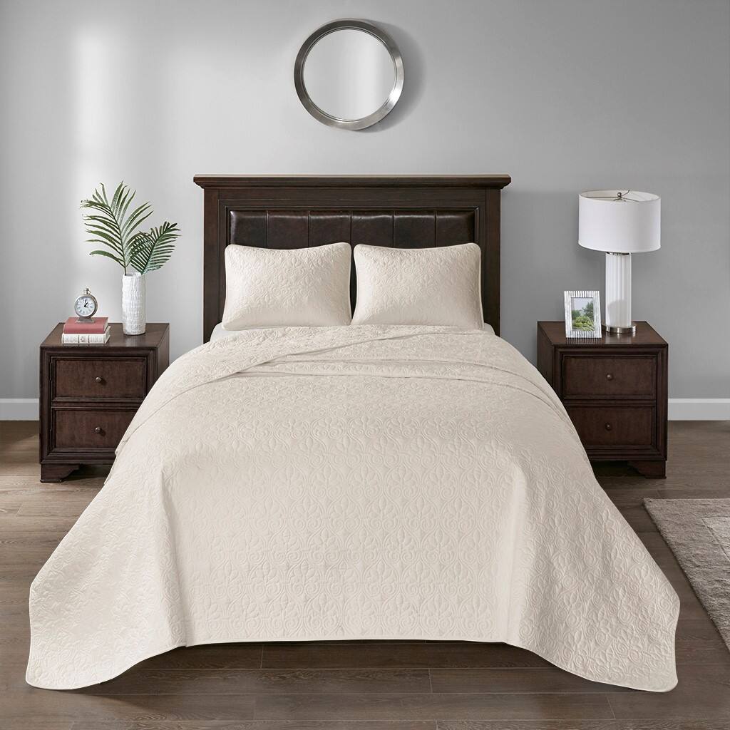 Alt View 1. Gracie Mills - Gracie Mills Sandy Reversible Bedspread Set with Classic Stitch Pattern - Cream.