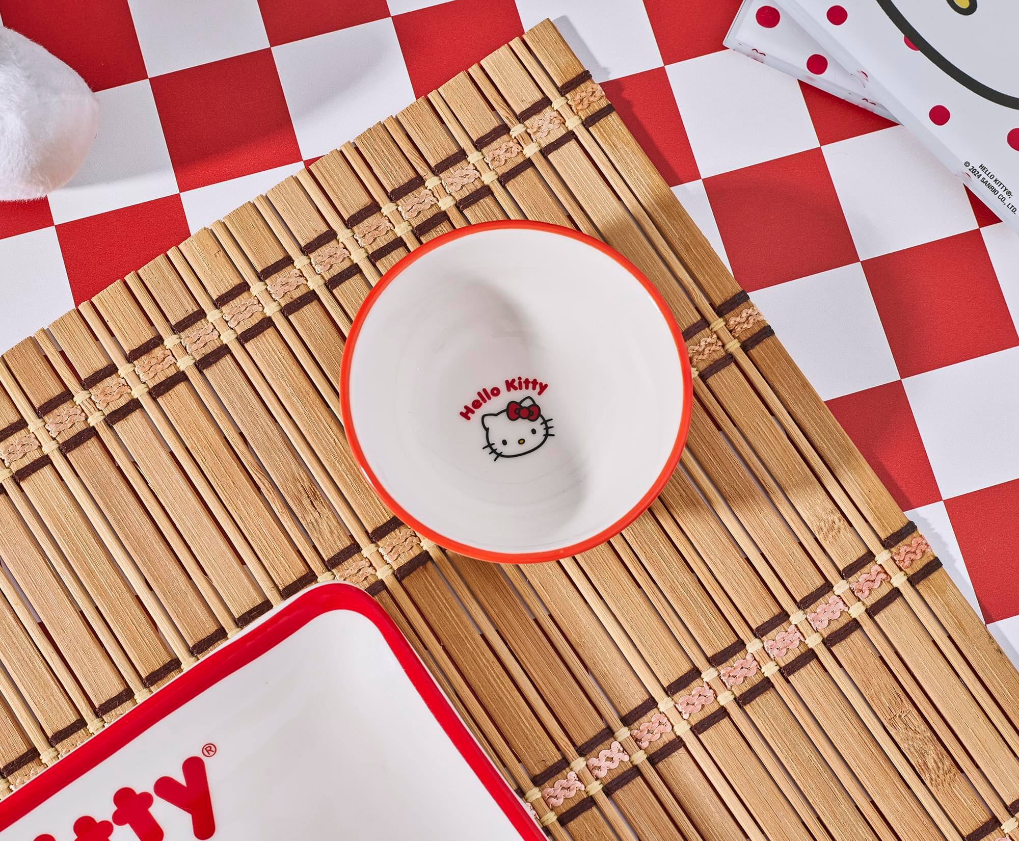 - 200 HELLO KITTY HELLO SANRIO