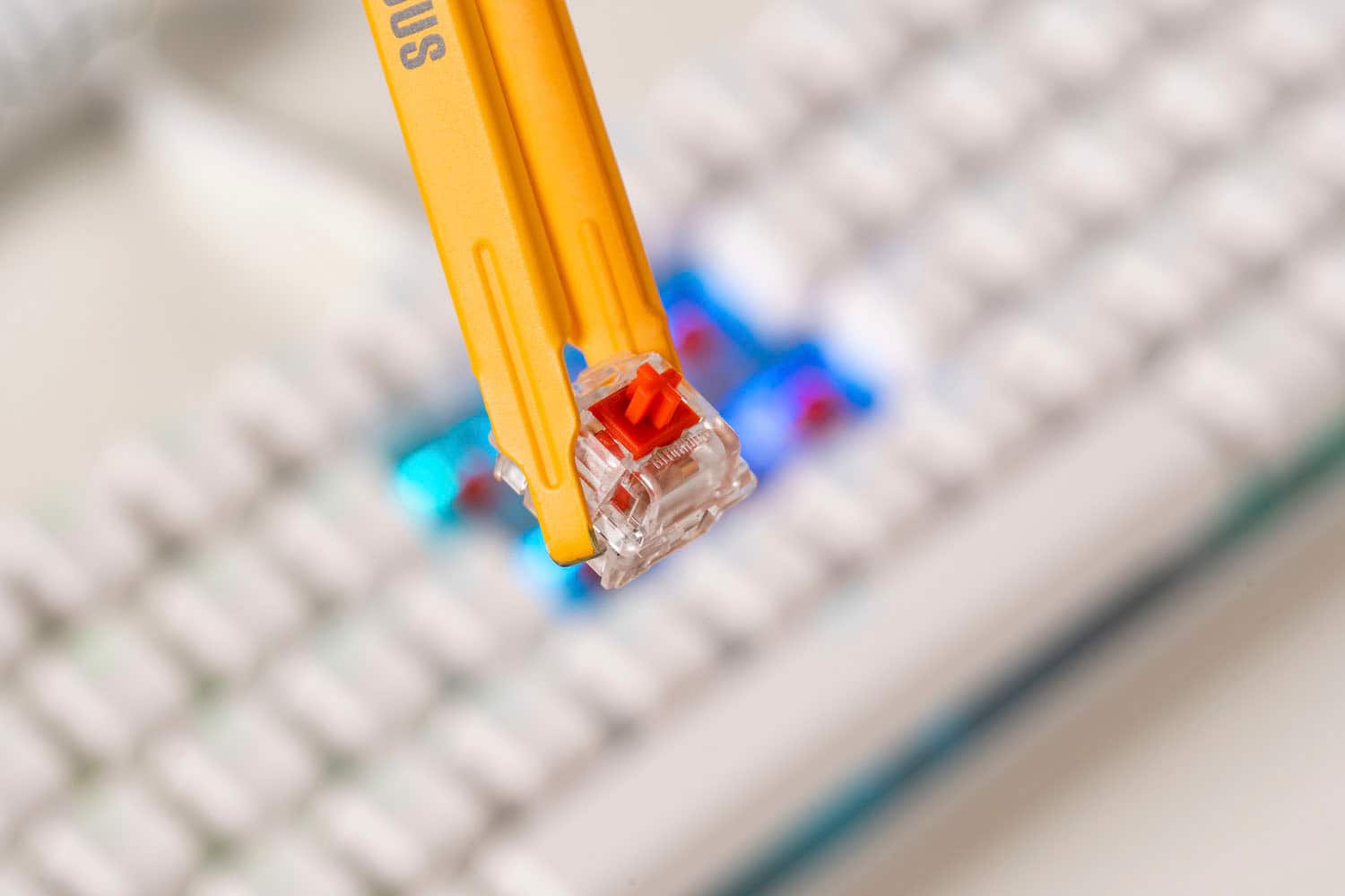 Alt View 12. Glorious - Switch Puller with Stainless Steel Body for Mechanical Keyboards - Orange.