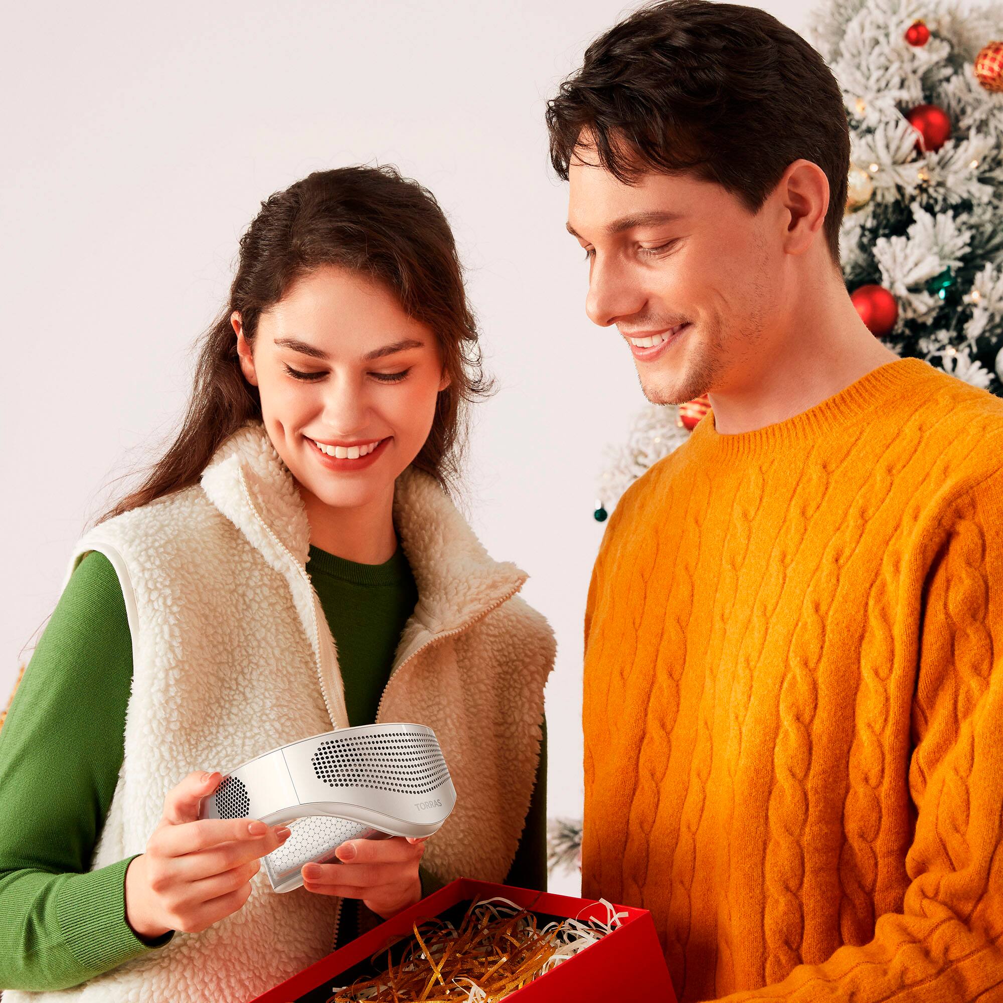 Alt View 24. TORRAS - COOLiFY Cyber Neck Air Conditioner, Cooling, Heating, and Fan Rechargeable with 6000mAh - Glacial White.