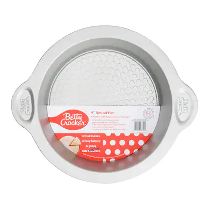 BEUM Crocker
9" Round Pan Betty must have collection, for every cook and baker! Carbon steel construction for Crocker Premium performance non-stick and durability coating promotes easy release of product Large grip handles for easy carrying whisk takers messy bakers & gutsy rule makers breakers Explore and inspire Ineiser for recipe idean
Betty - 65506 08610
Crocker Baly