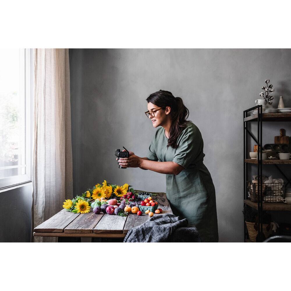 Alt View 6. Nikon - Nikon Z5 Mirrorless Full Frame Camera with 24-50mm Zoom Lens (1642) Bundle (International Model).