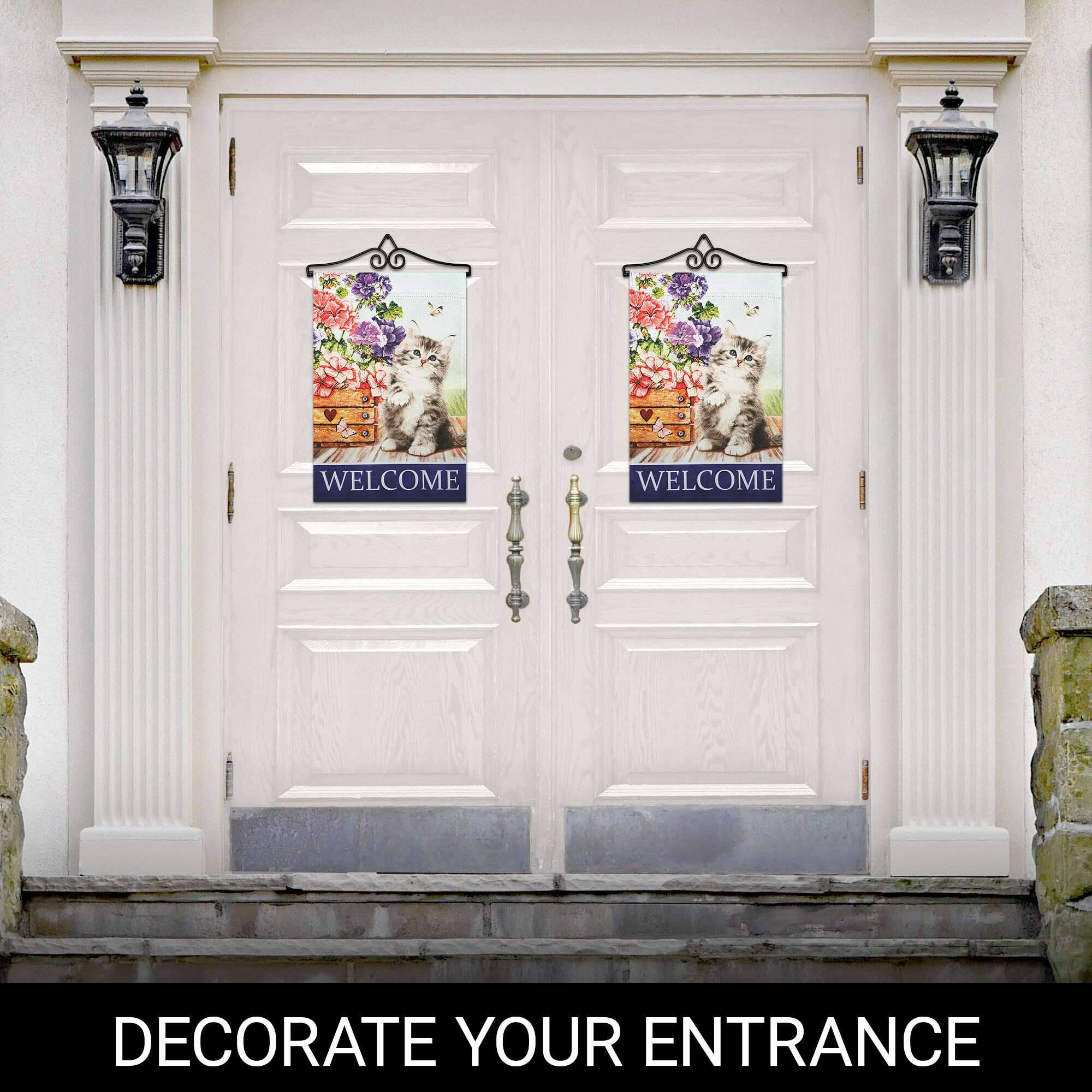 WELCOME  
WELCOME  
DECORATE YOUR ENTRANCE