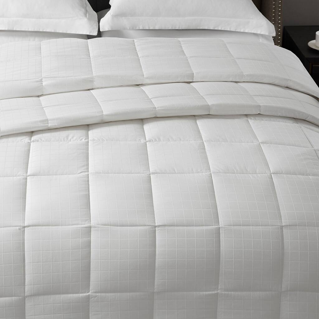 Alt View 4. Gracie Mills - Gracie Mills Aurelia Cotton Luxury Blanket - White.