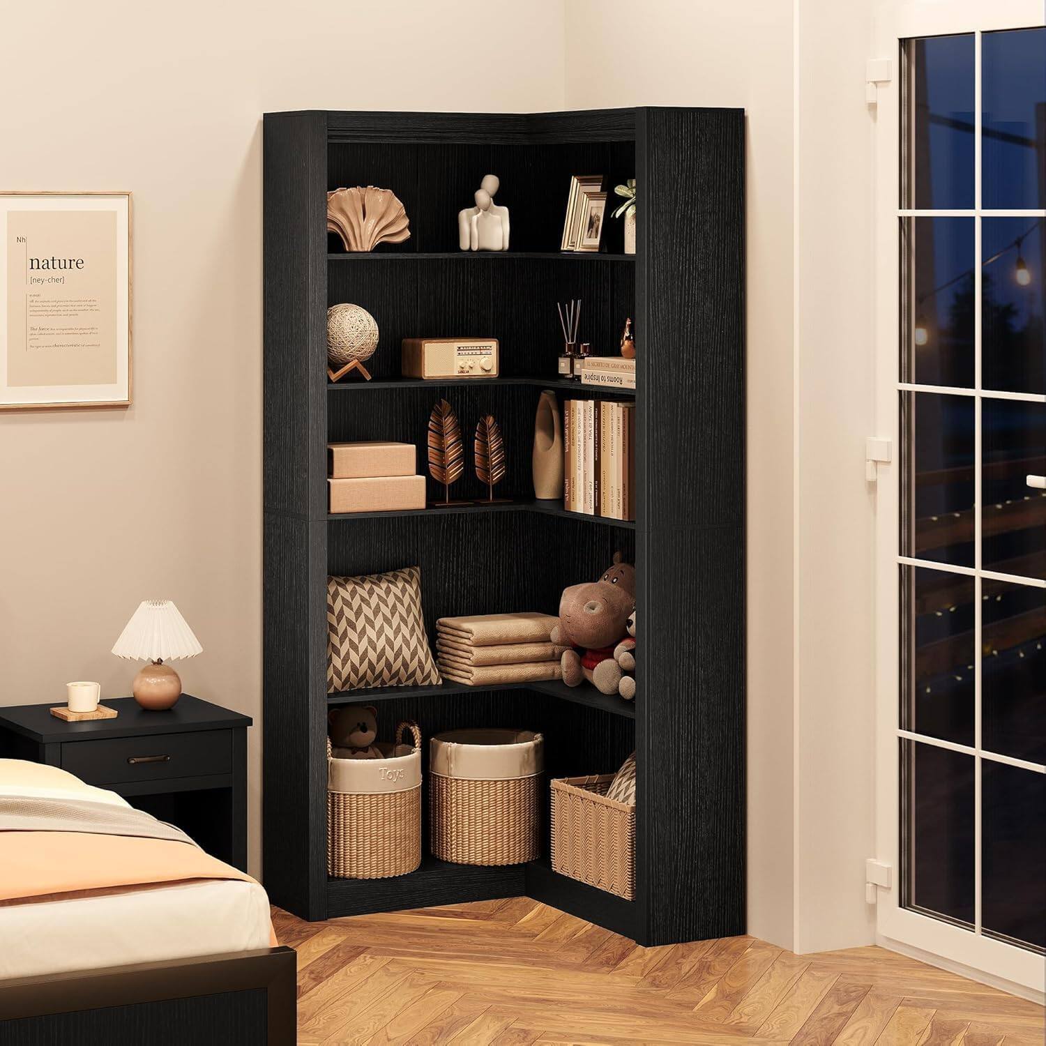 Sure, here is the corrected text from the image:

---

**nature**  
| may-chef |

---

The text is part of a framed piece on the wall.