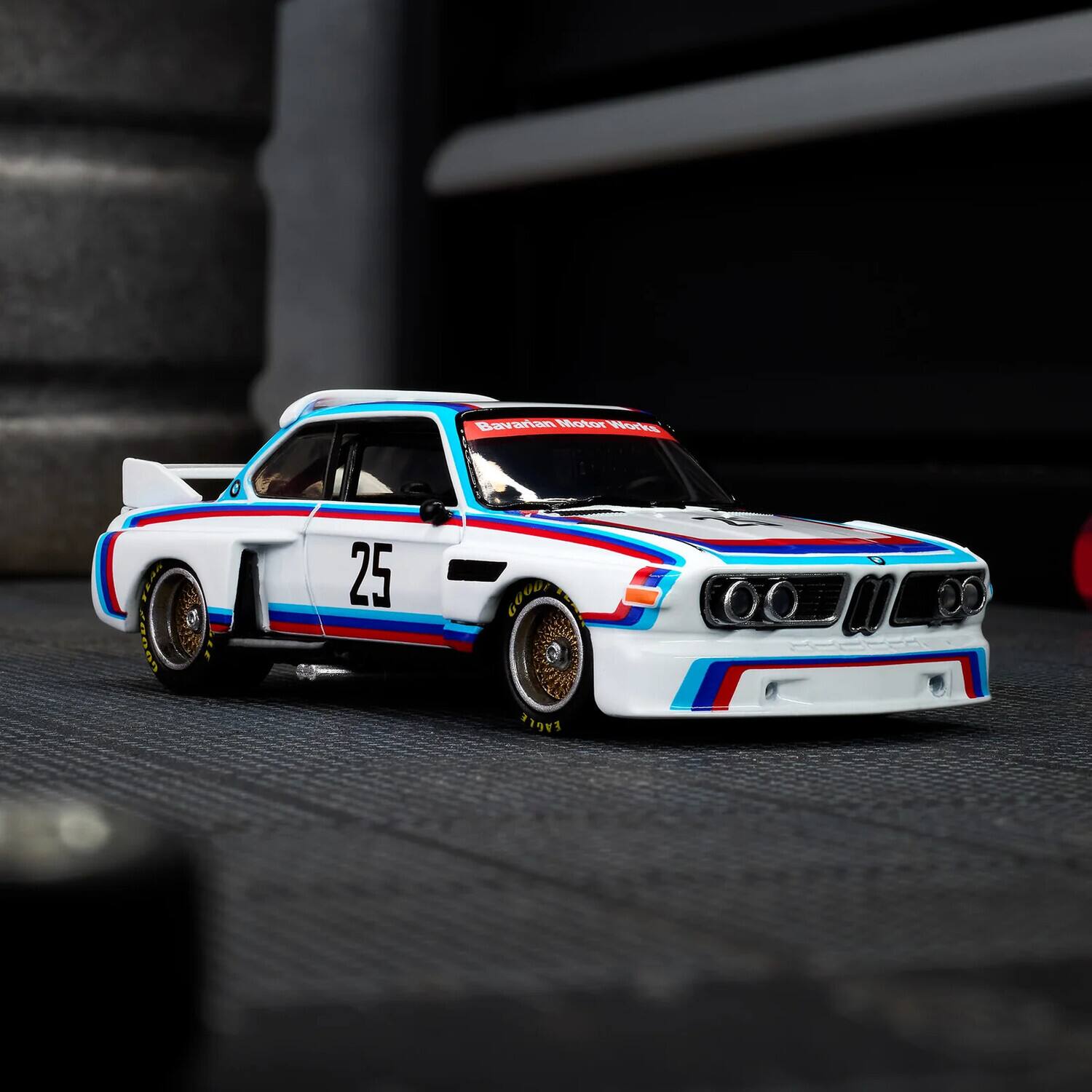 Mattel Hot Wheels Premium: Elite 64 1975 BMW 3.0 CSL Race
