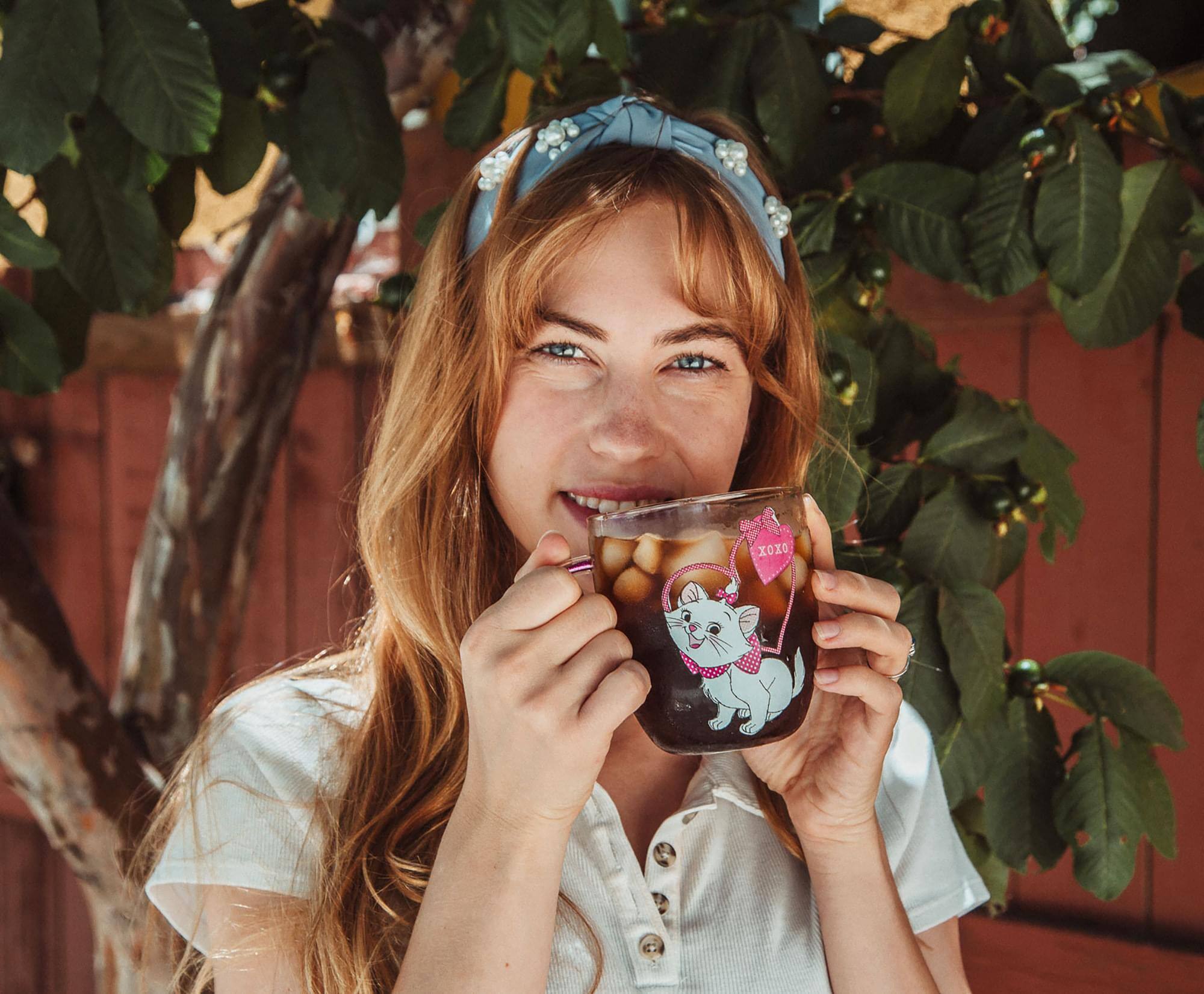 Alt View 4. Silver Buffalo - Disney The Aristocats Marie "XOXO" Glitter Handle Glass Mug | Holds 14 Ounces - Pink.