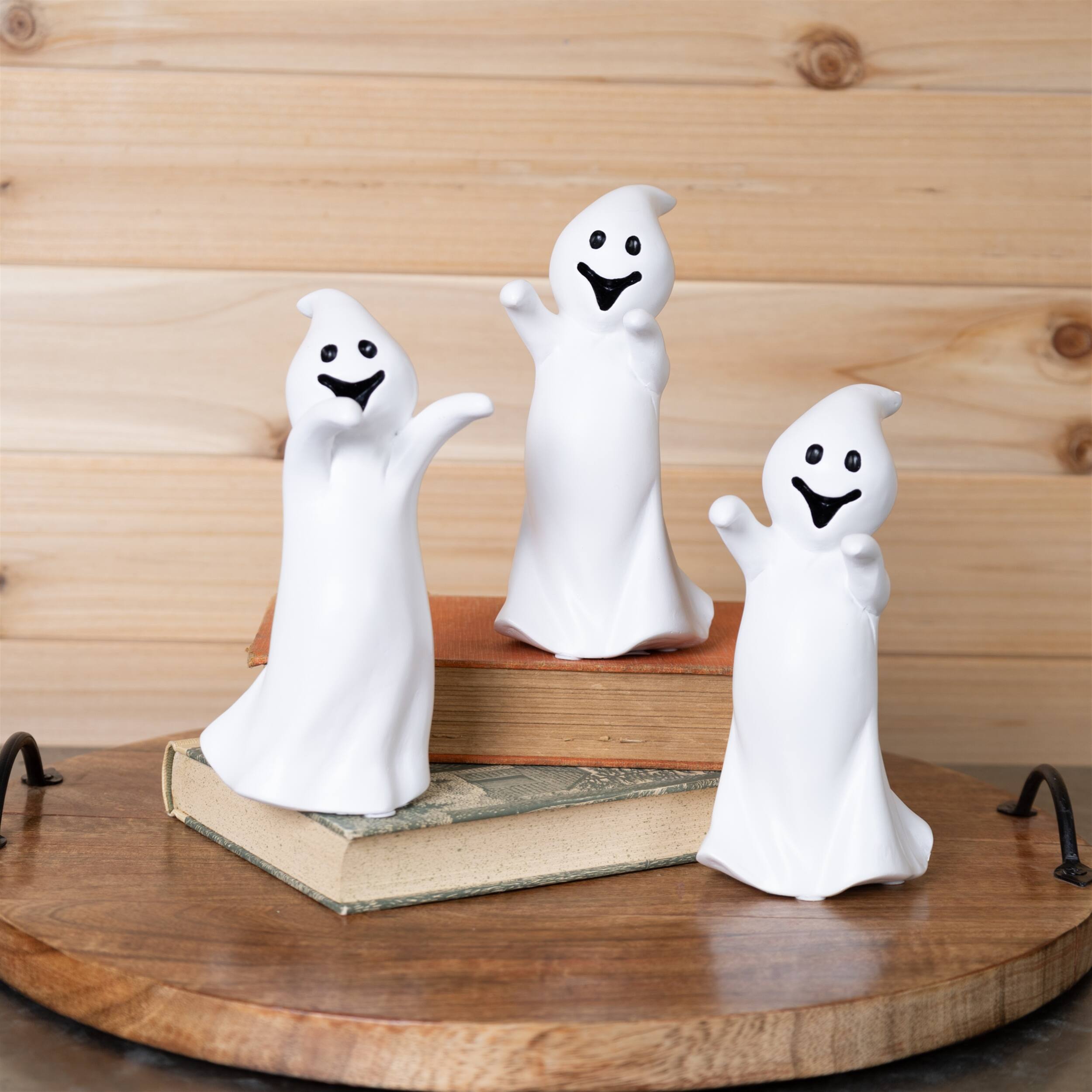 Angle. BreeBe - Spooky Ghost Figurine (Set of 3) - White.