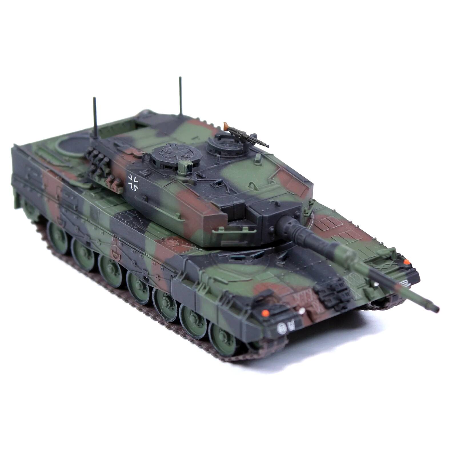 Alt View 5. Panzerkampf - Leopard 2A4 Main Battle Tank "West Germany" (1988) West German Army "Armor Premium" Series 1/72 Model by Panzerkampf.