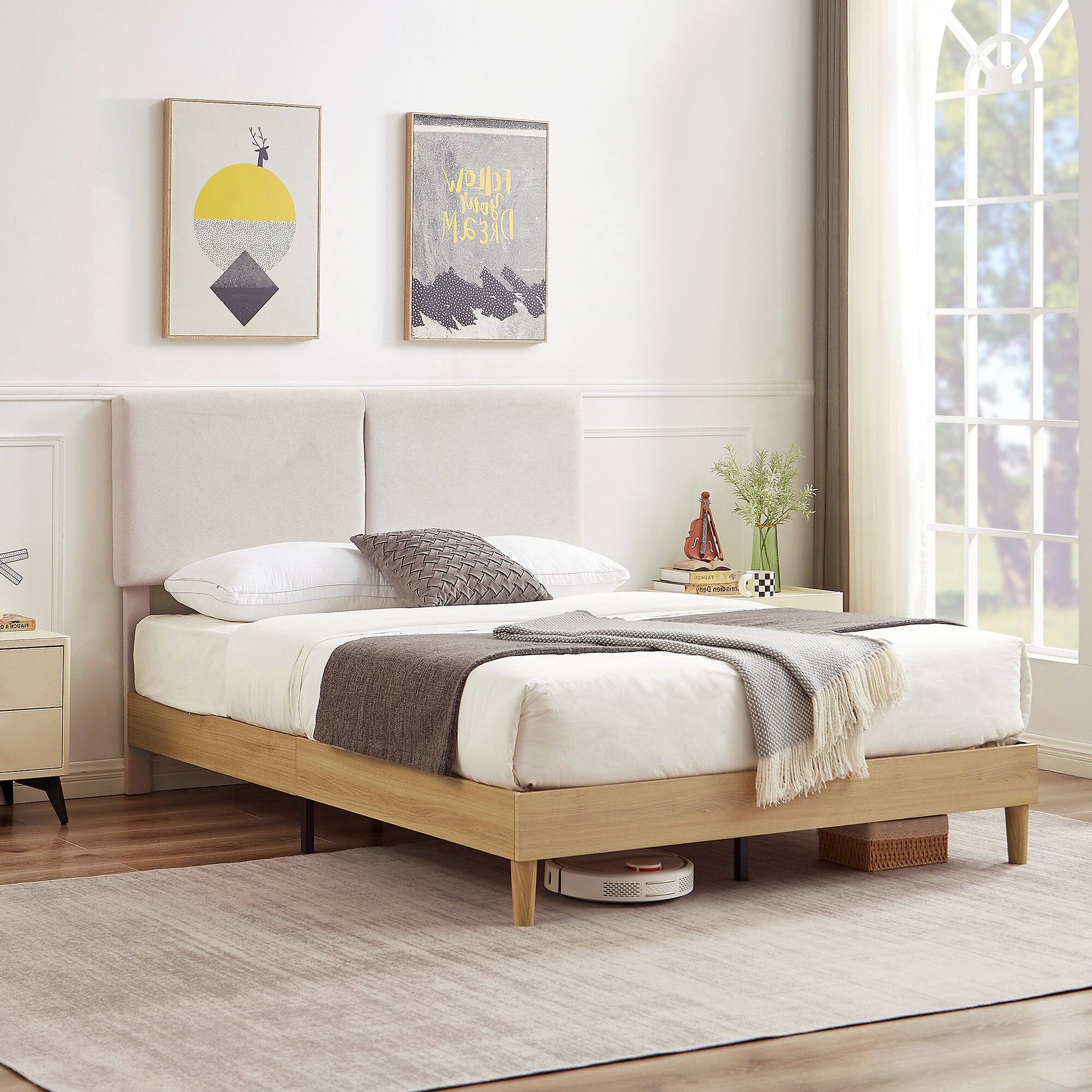 The text on the image appears to be:

"FeLa Yout DiEaM A  Fed milol PIRNA"

However, it seems to be a mix of letters and possibly a misspelling or a creative arrangement. If we try to correct and group it, it might be:

"Feel Your Dream A Fed Milol PIRNA"

This is speculative, as the text is not clearly legible.