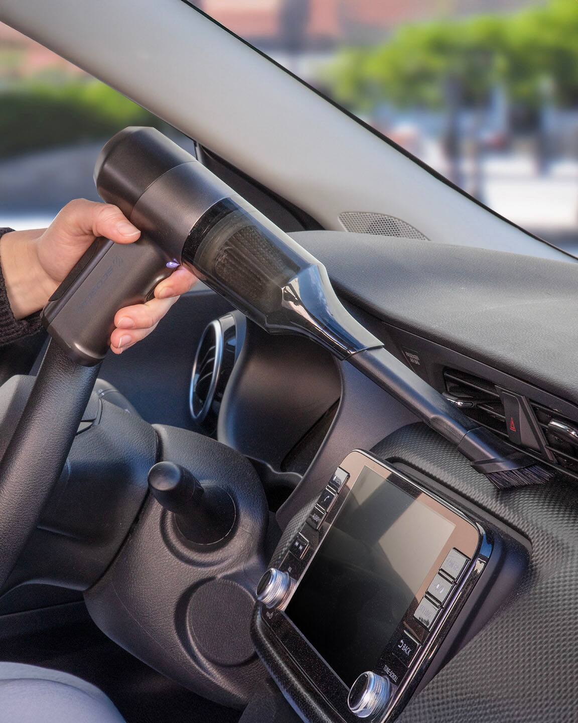 The text on the image appears to be "BCK TNE-SOAL." However, without additional context or a clearer image, it's difficult to determine the correct grouping or correction. If this is a product or brand name, it might be intended to read as "BACK TNE-SOAL" or "BCK TNE SOAL." If you have more information or a clearer image, I might be able to help further.