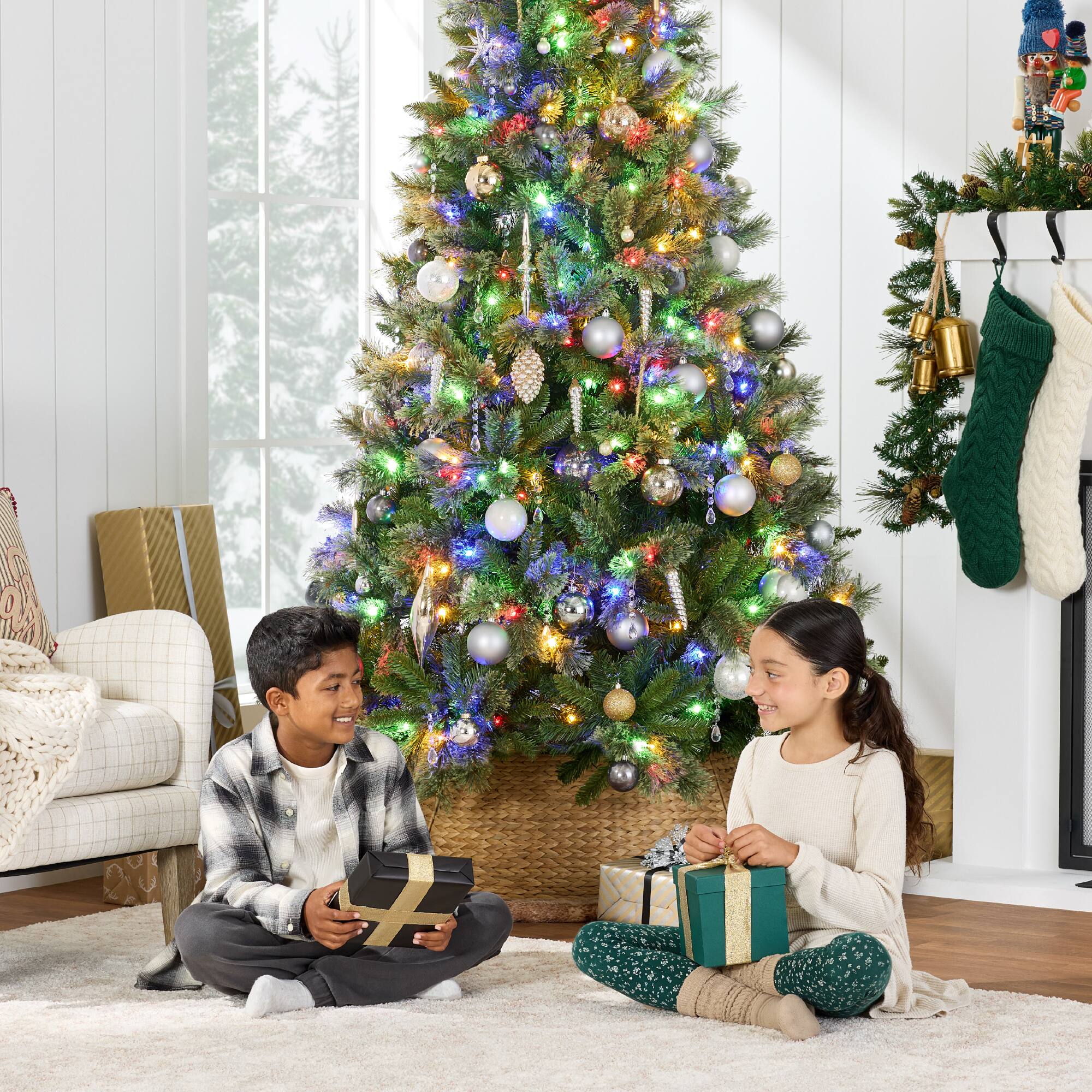 Alt View 5. Best Choice Products - Best Choice Products 9ft Pre-Lit Cashmere Christmas Tree Holiday Decor w/ Cordless Connection, 2-in-1 LED Lights - Green.