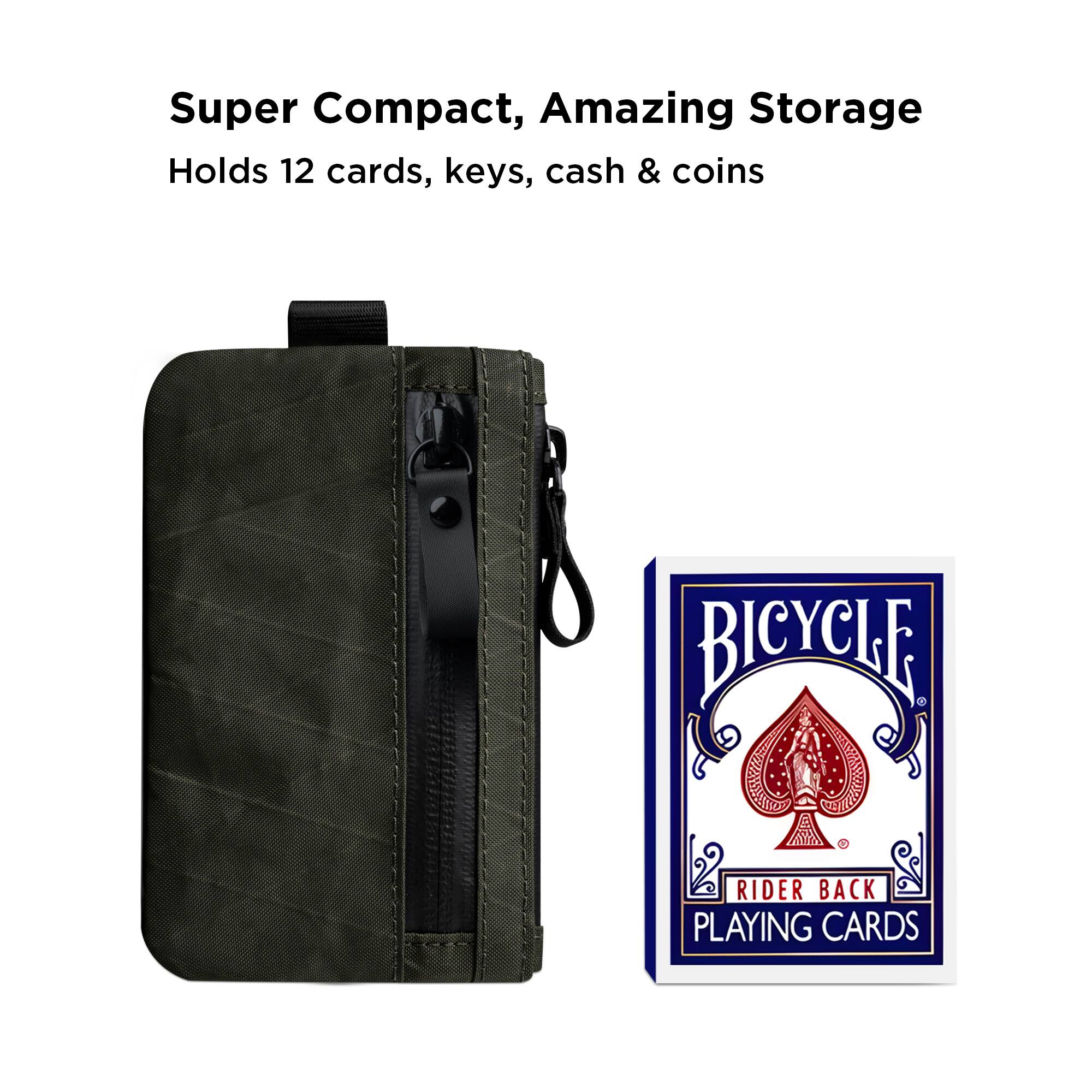 Super Compact, Amazing Storage  
Holds 12 cards, keys, cash & coins  

BICYCLE RIDER BACK PLAYING CARDS