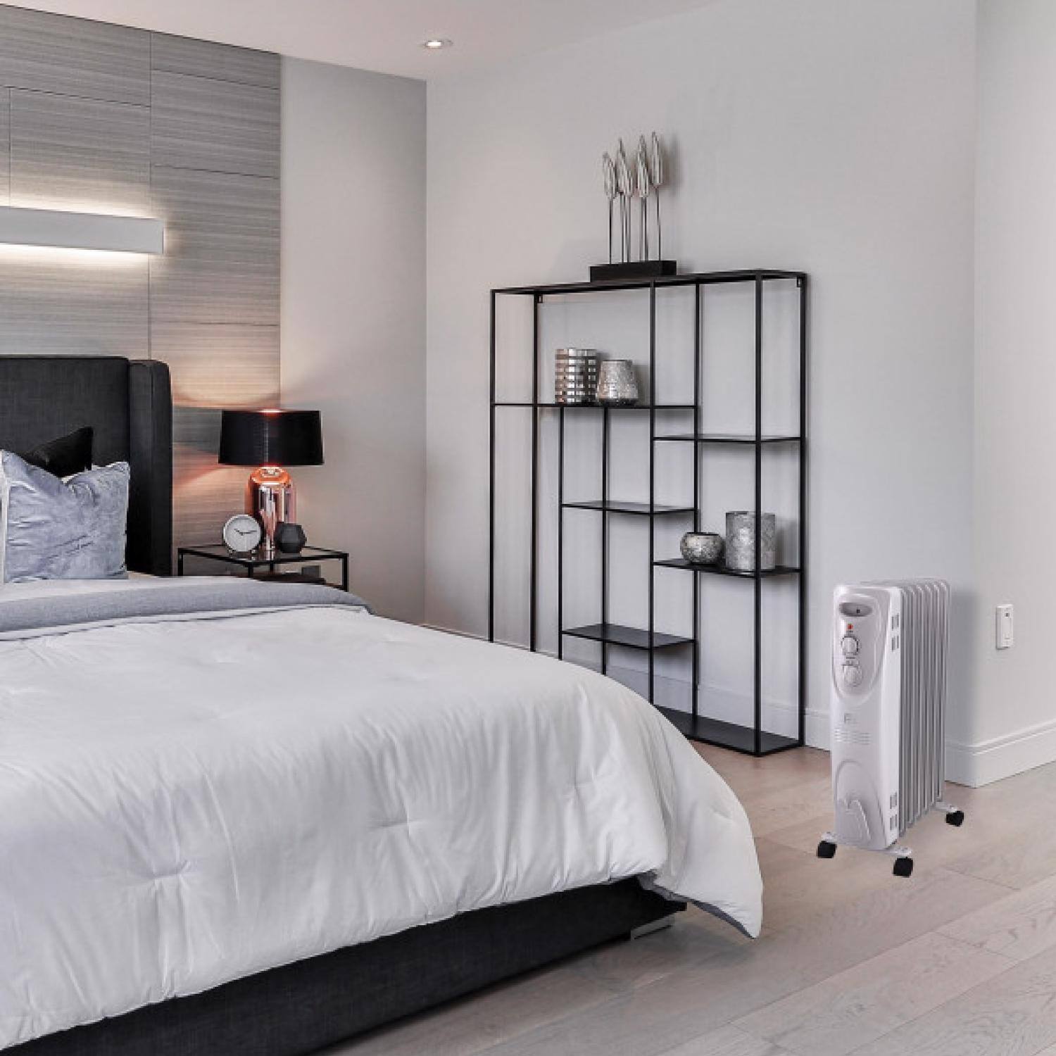 Left. Perfect Aire - Perfect Aire 5120 Btu/h 160 sq ft Oil Filled Electric Heater.