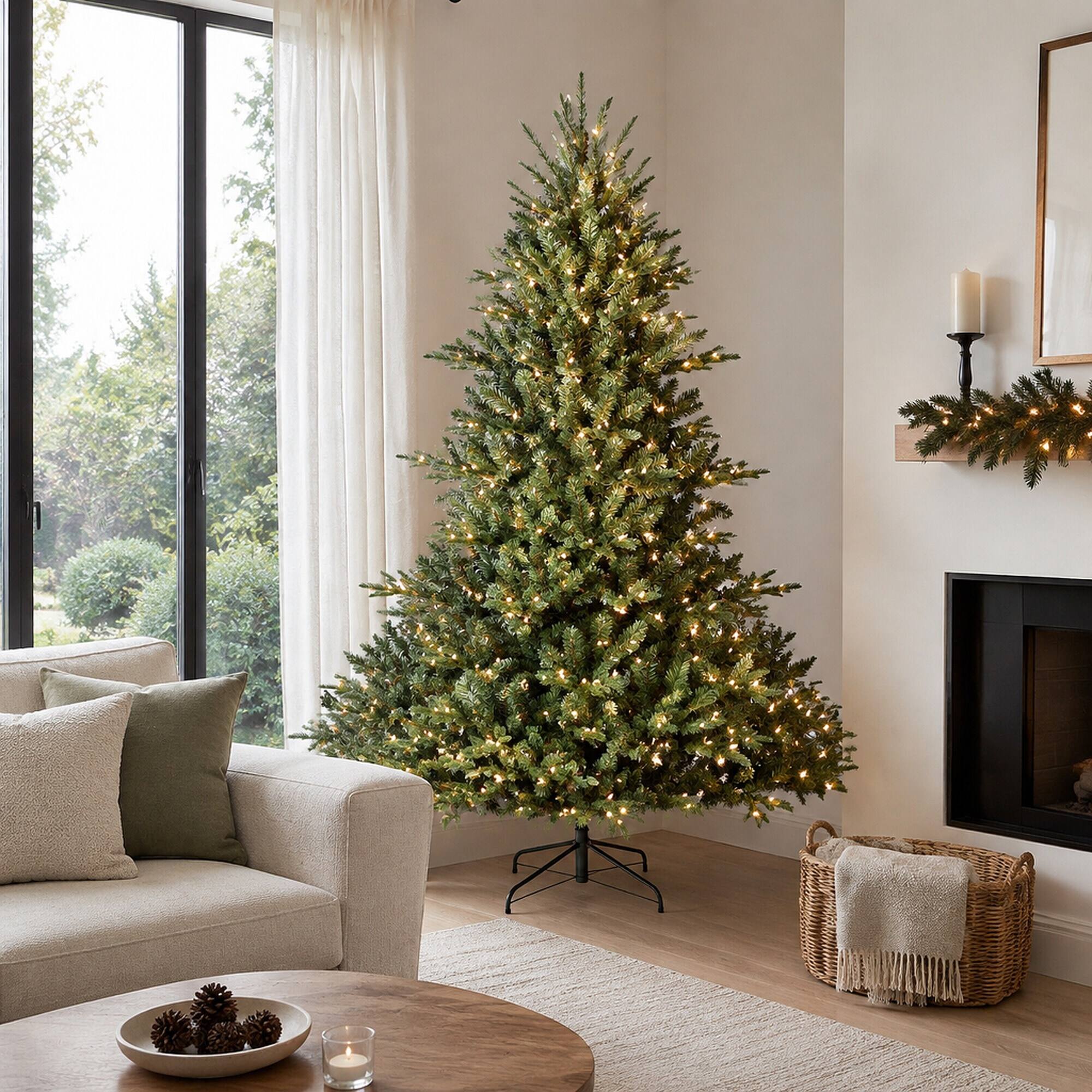 Back. RYHNUYNE - 5FT Full-Shape Pre-Lit Christmas Tree, 350 Lights 1129 Tips PE/PVC Mixed Branches Wide Base Stable Metal Stand - Green.
