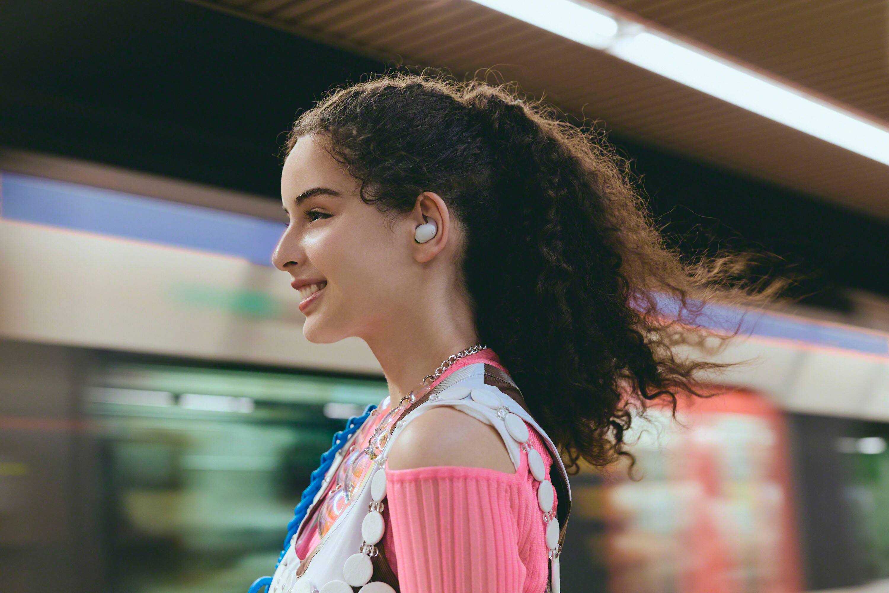 Alt View 24. Sony - LinkBuds Fit True Wireless Noise Canceling Earbuds - White.