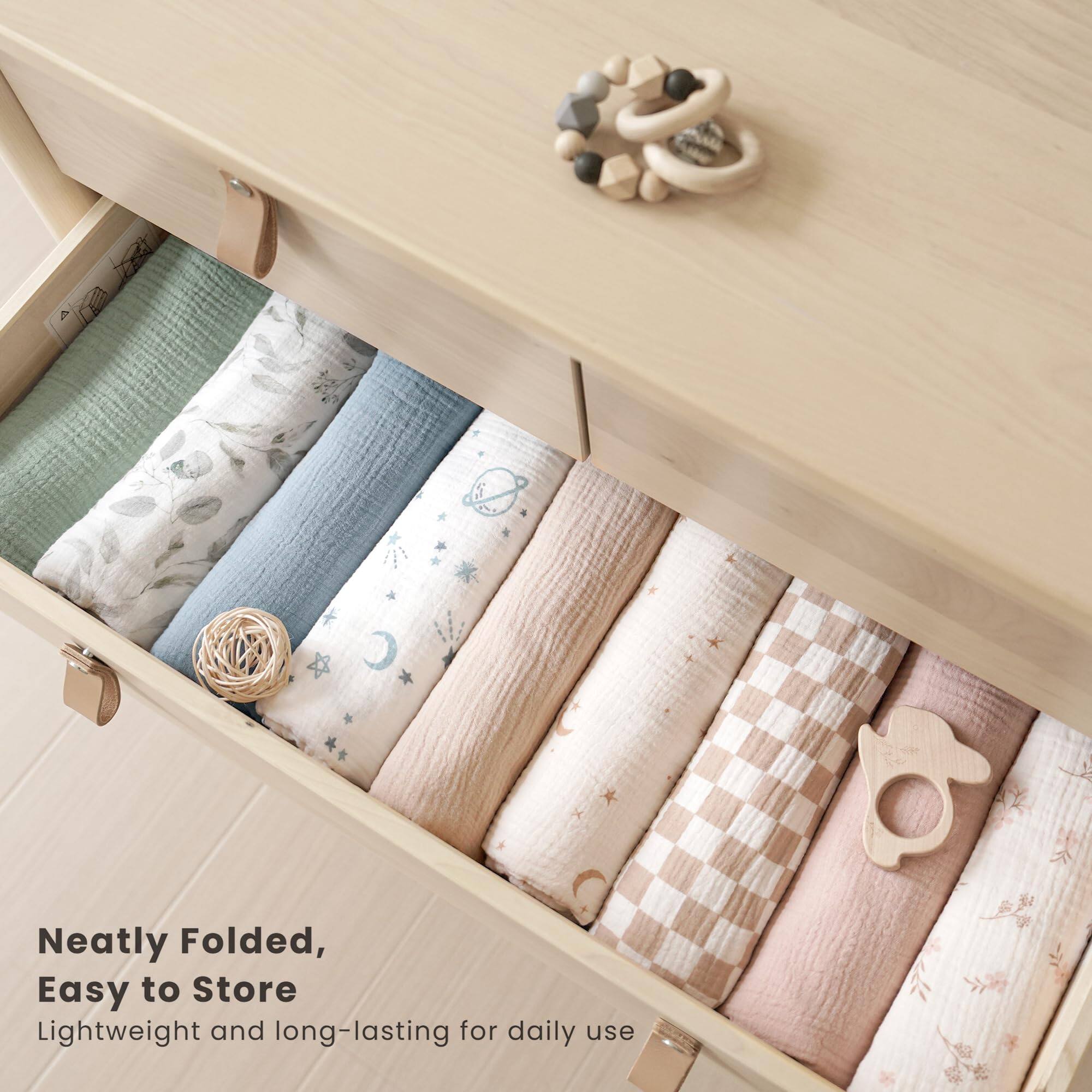 Neatly Folded, Easy to Store  
Lightweight and long-lasting for daily use