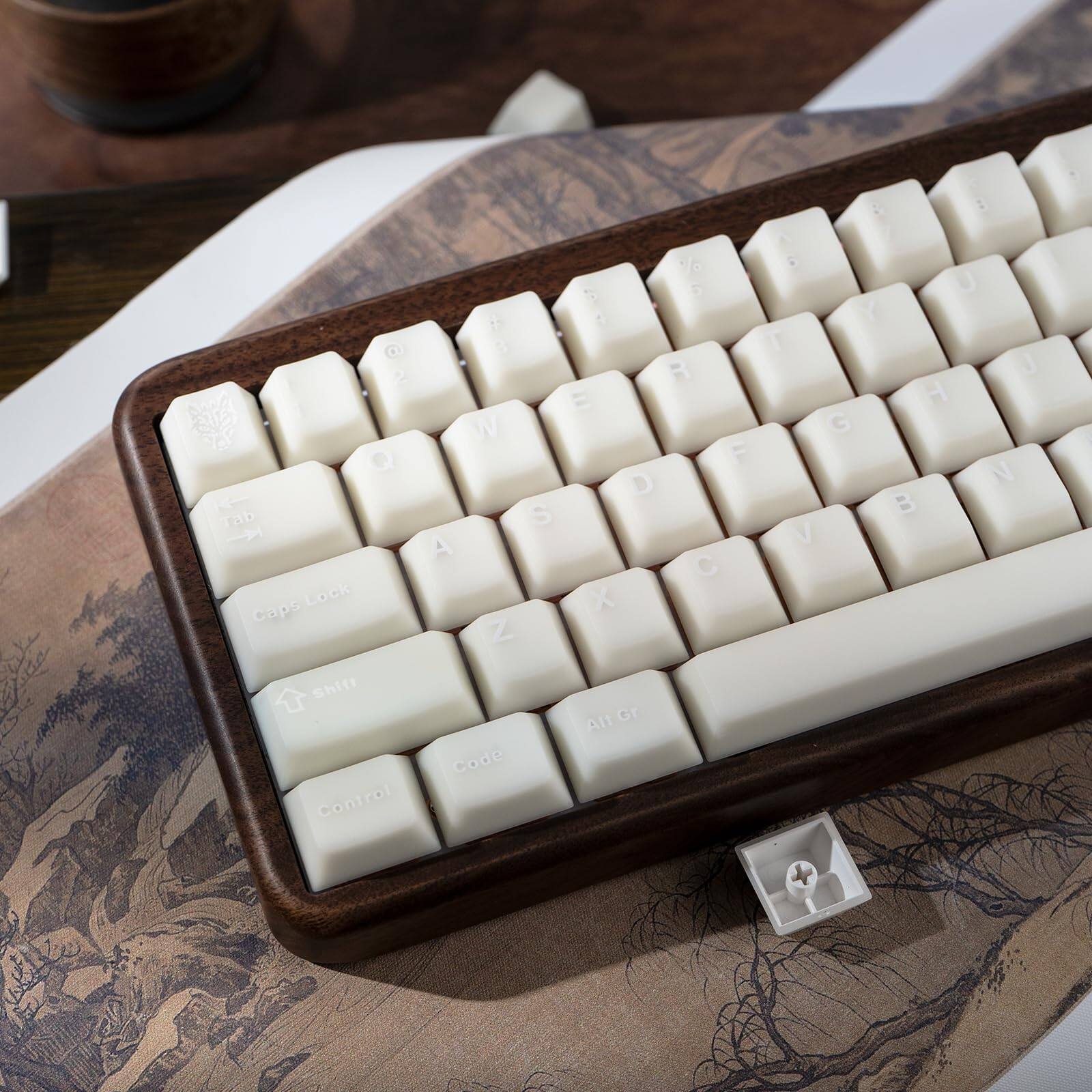 Sure, here is the corrected and grouped text:

- 2 Q W E R T Y U I O P
- A S D F G H J K L
- Z X C V B N M
- Caps Lock Shift Control Code Alt Gr
- Tab Shift Control Code