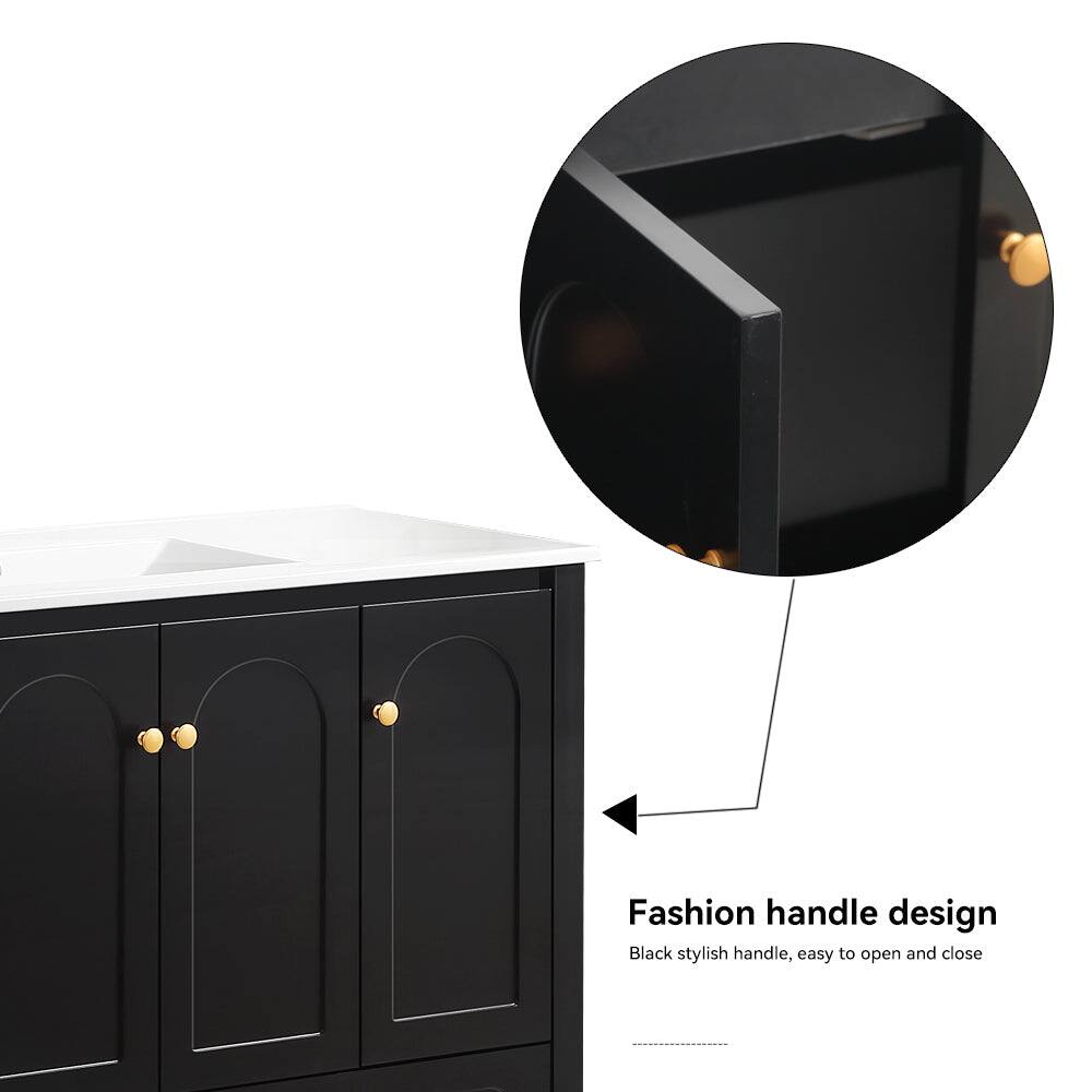 Fashion handle design  
Black stylish handle, easy to open and close