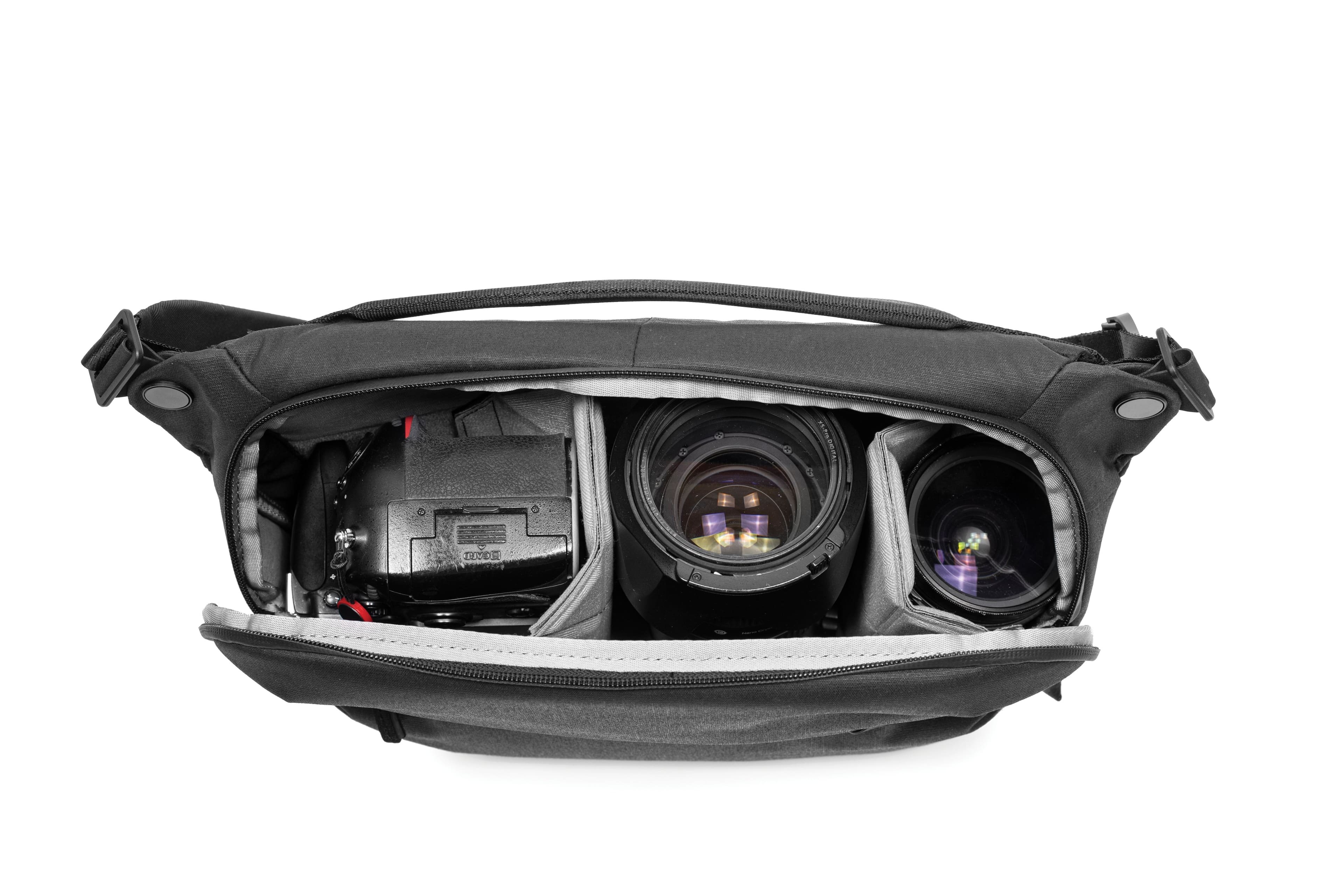 Alt View 13. Peak Design - Everyday Sling V2 10L - Black.