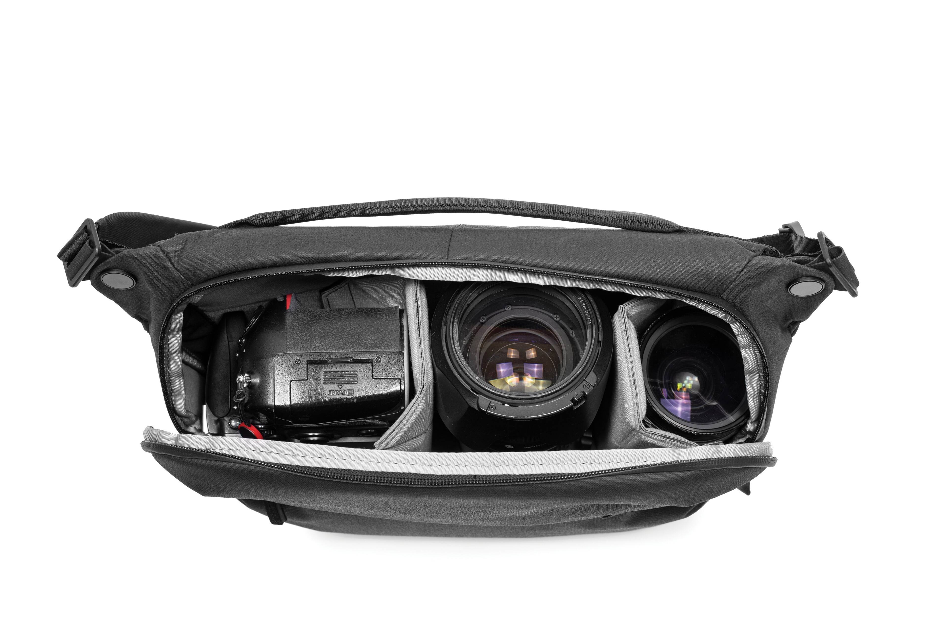 Alt View 13. Peak Design - Everyday Sling V2 10L - Black.