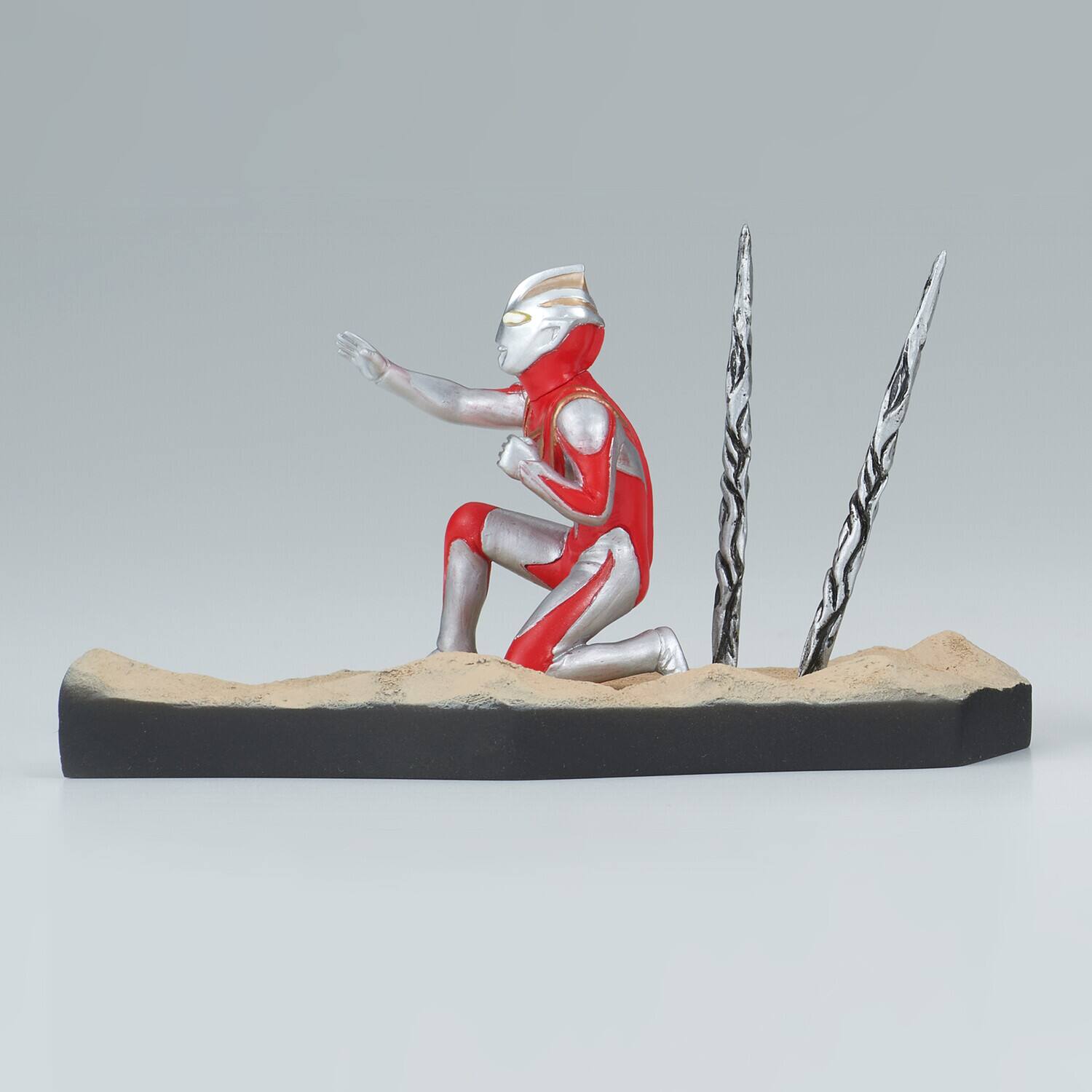 Alt View 3. PopMarket - BanPresto - Ultraman Gaia - Special Effects Stagement - Ultraman Gaia #3 (A: Ultraman Gaia)   - COLLECTIBLES - Multicolor.