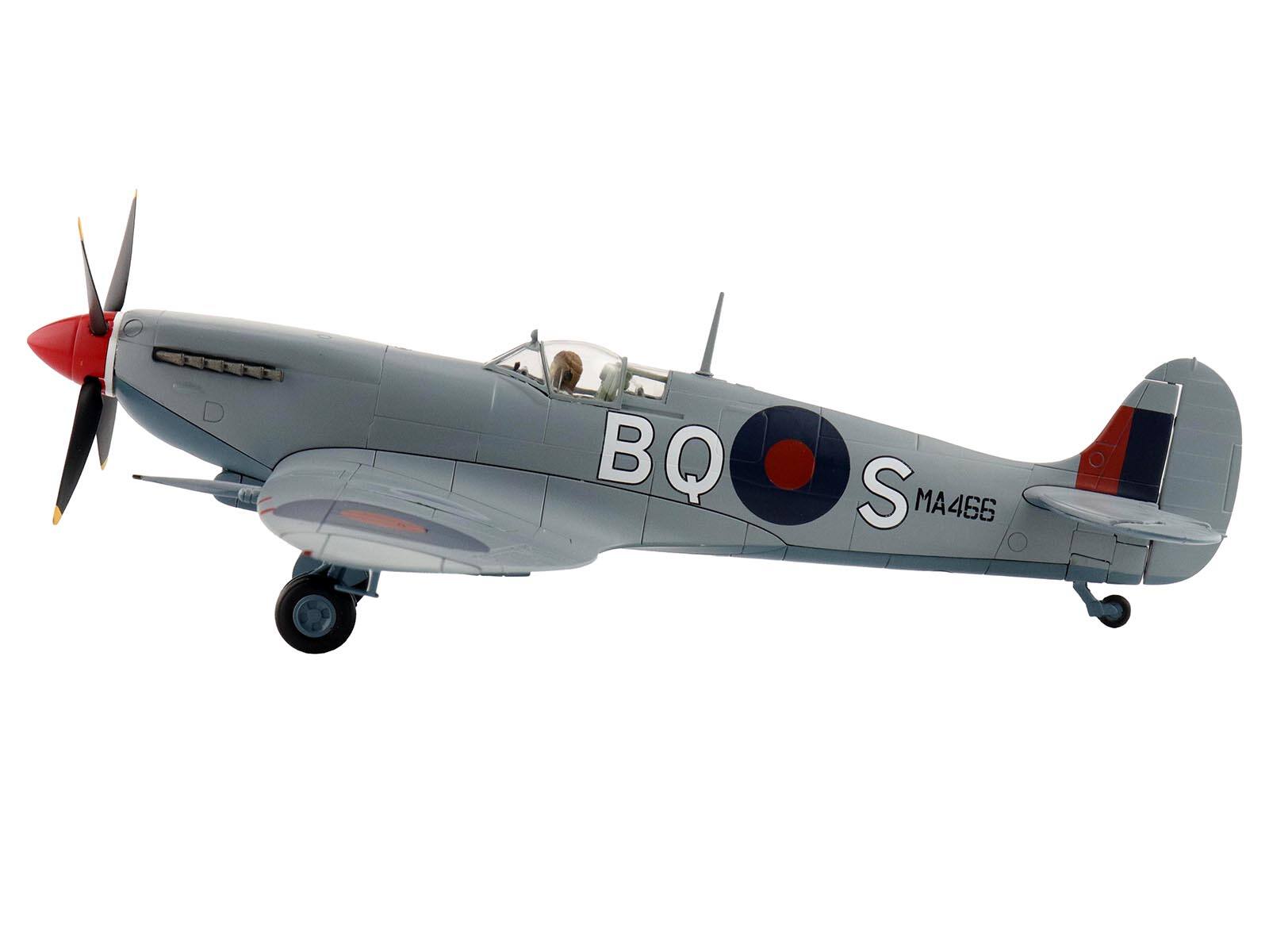 Angle. Hobby Master - Supermarine Spitfire Mk IXc "MA466 BQ-S No. 451 Squadron Corsica" 1944 RAAF "Air Power Series" 1/48 - Grey.