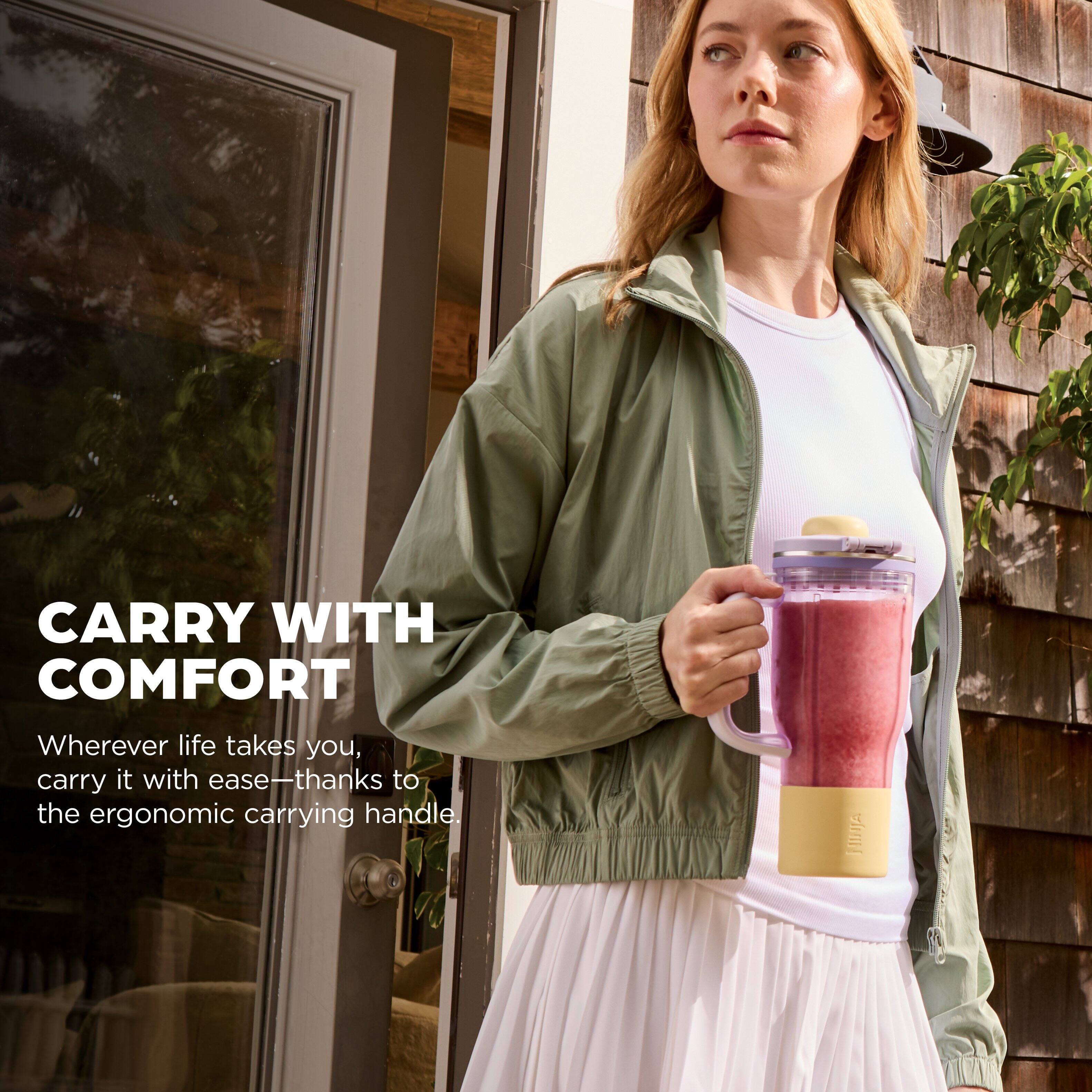CARRY WITH COMFORT

Wherever life takes you, carry it with ease—thanks to the ergonomic carrying handle.