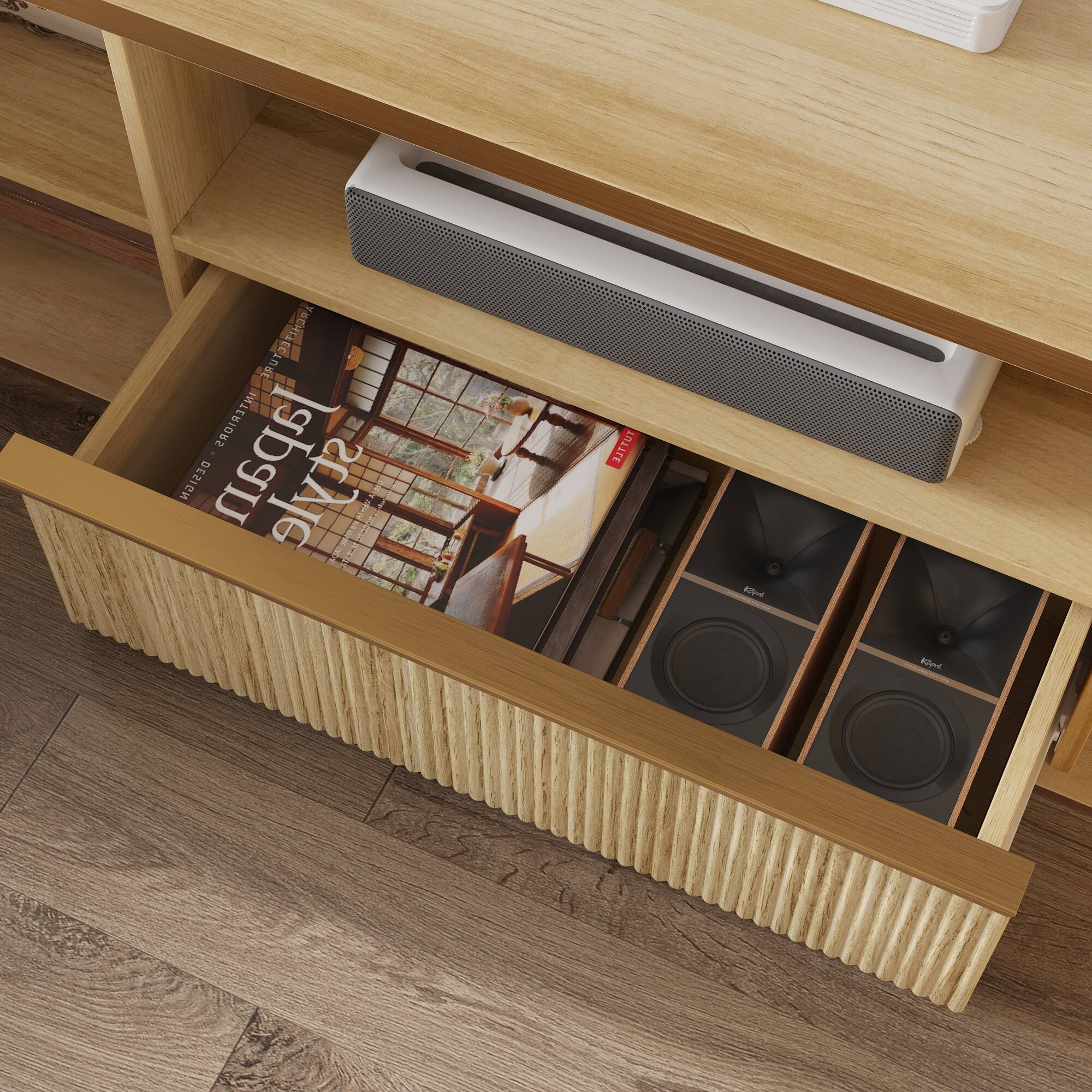 HCHTIEC CHI a n nut INTERIORS DEZICH apan style EnLLCE