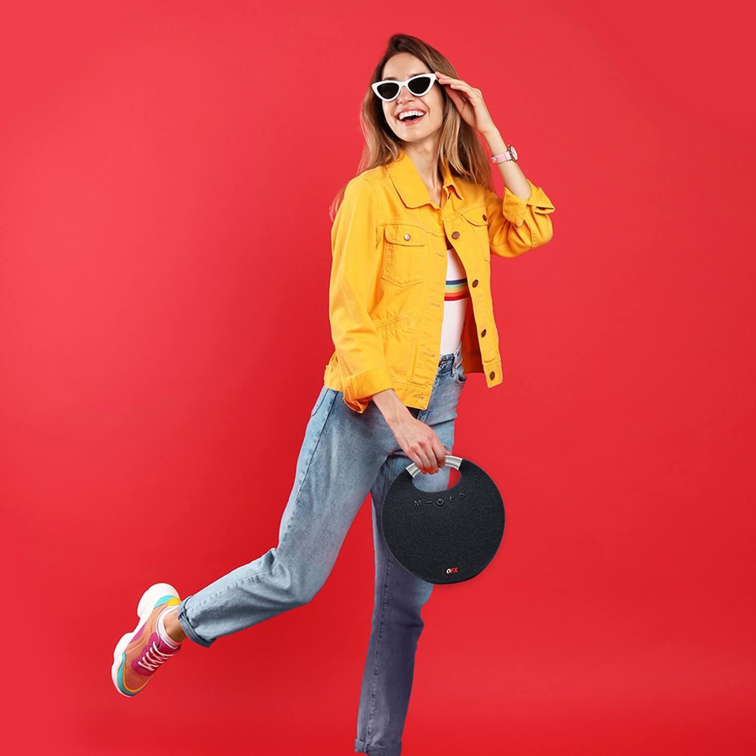 Angle. QFX - Portable Bluetooth Speaker BT-200, Passive Bass Radiator, FM Radio, True Wireless - Black.