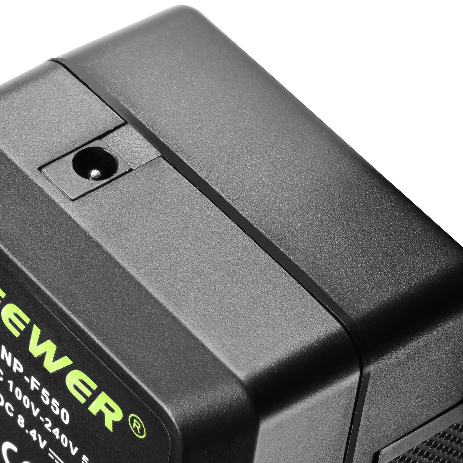 EWEWER NP-F550  
DC 8.4V  
100V-240V