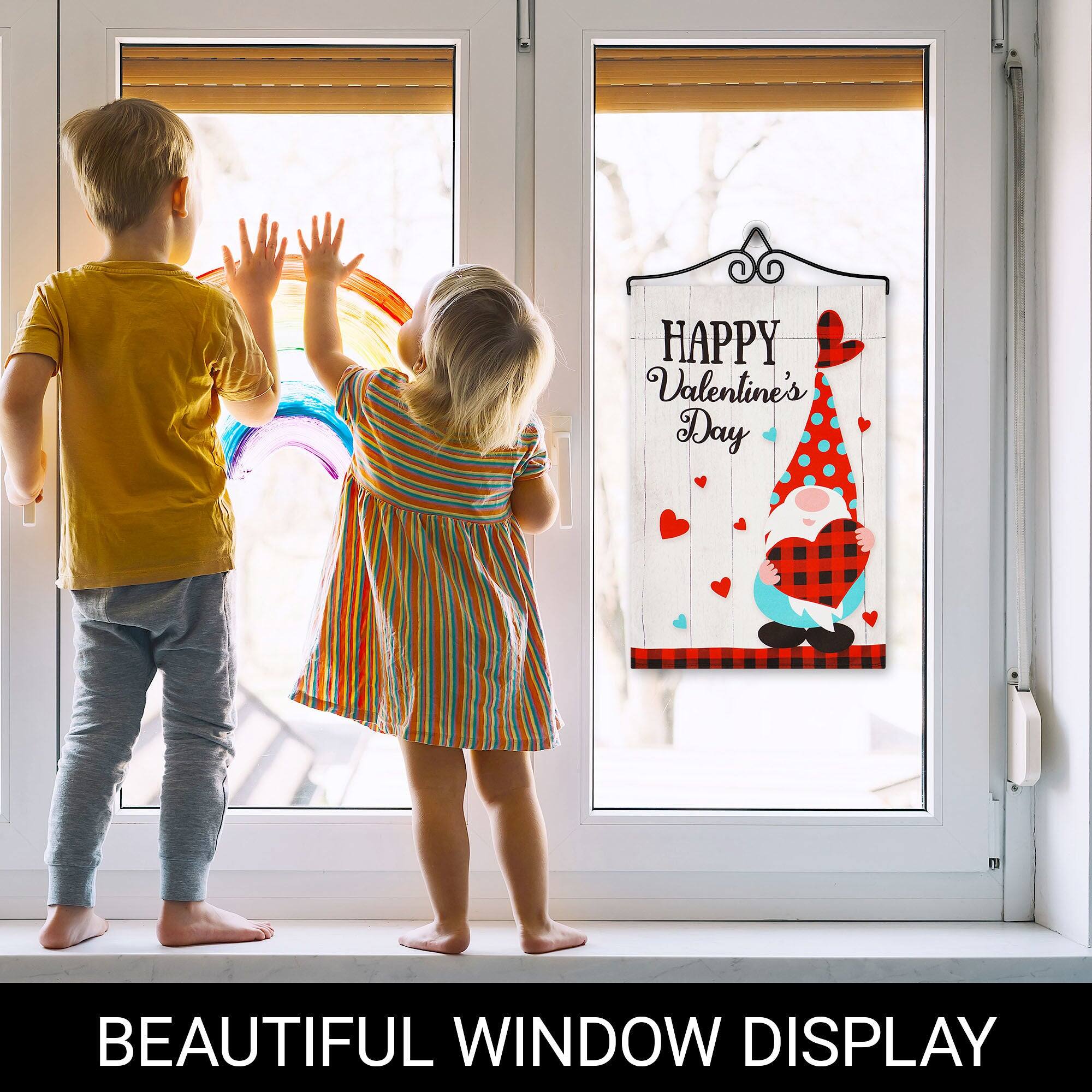 HAPPY Valentine's Day  
BEAUTIFUL WINDOW DISPLAY