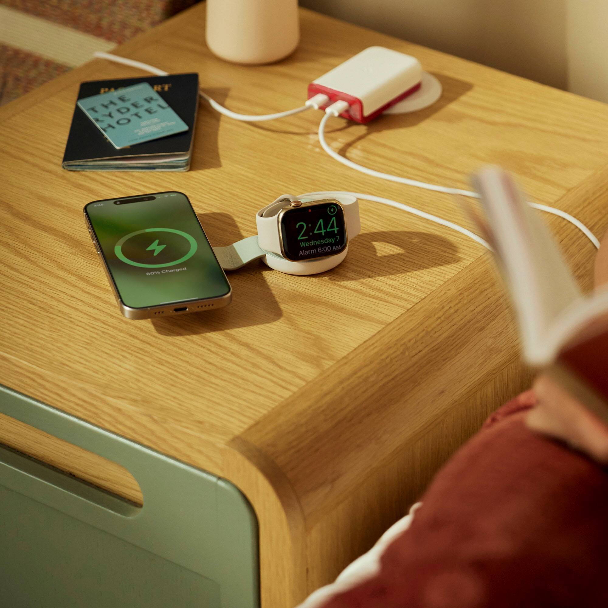 RT THE HOTEL - - 2:44 2:44 Wednesday AM Alarm 6:00 80% Charged ... ...