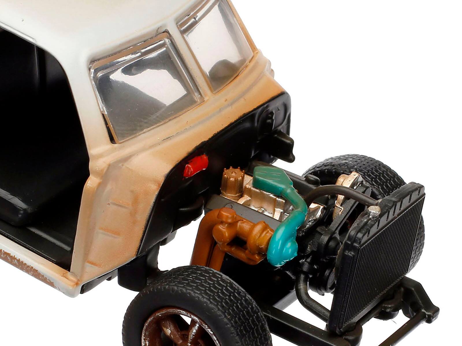 Angle. Jada - Dom's Chevrolet Fleetline Fast & Furious F8 "The Fate of the Furious" Movie 1/32 Diecast Model Car by Jada - Orange, Black.