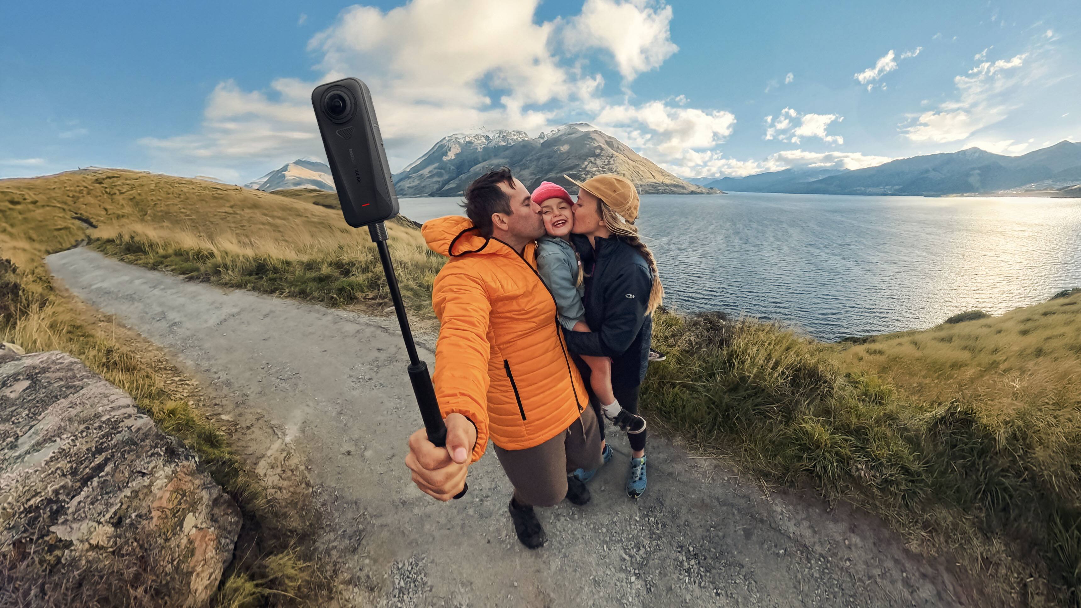 Alt View 4. Insta360 - X4 Air Starter Bundle - Black.