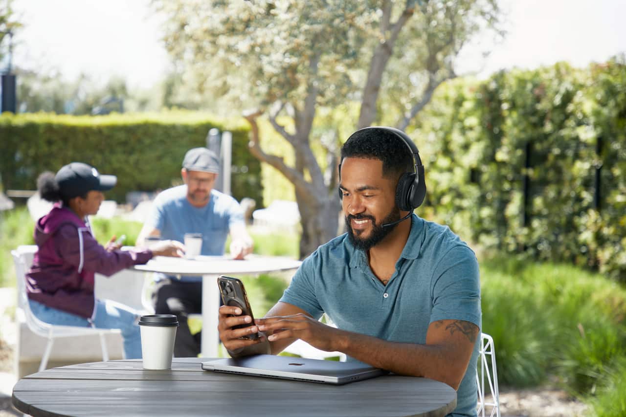 Alt View 6. Belkin - SoundForm Adapt Wireless Over-Ear Headset for Work, Play, & Travel with Boom Mic for iPhone, PC, Mac, and More - Black.