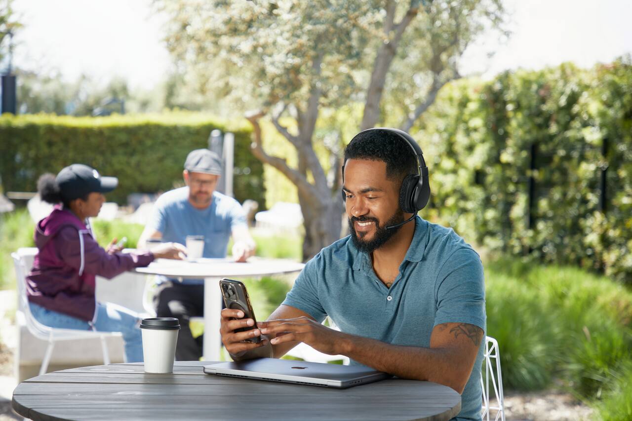 Alt View 6. Belkin - SoundForm Adapt Wireless Over-Ear Headset for Work, Play, & Travel with Boom Mic for iPhone, PC, Mac, and More - Black.