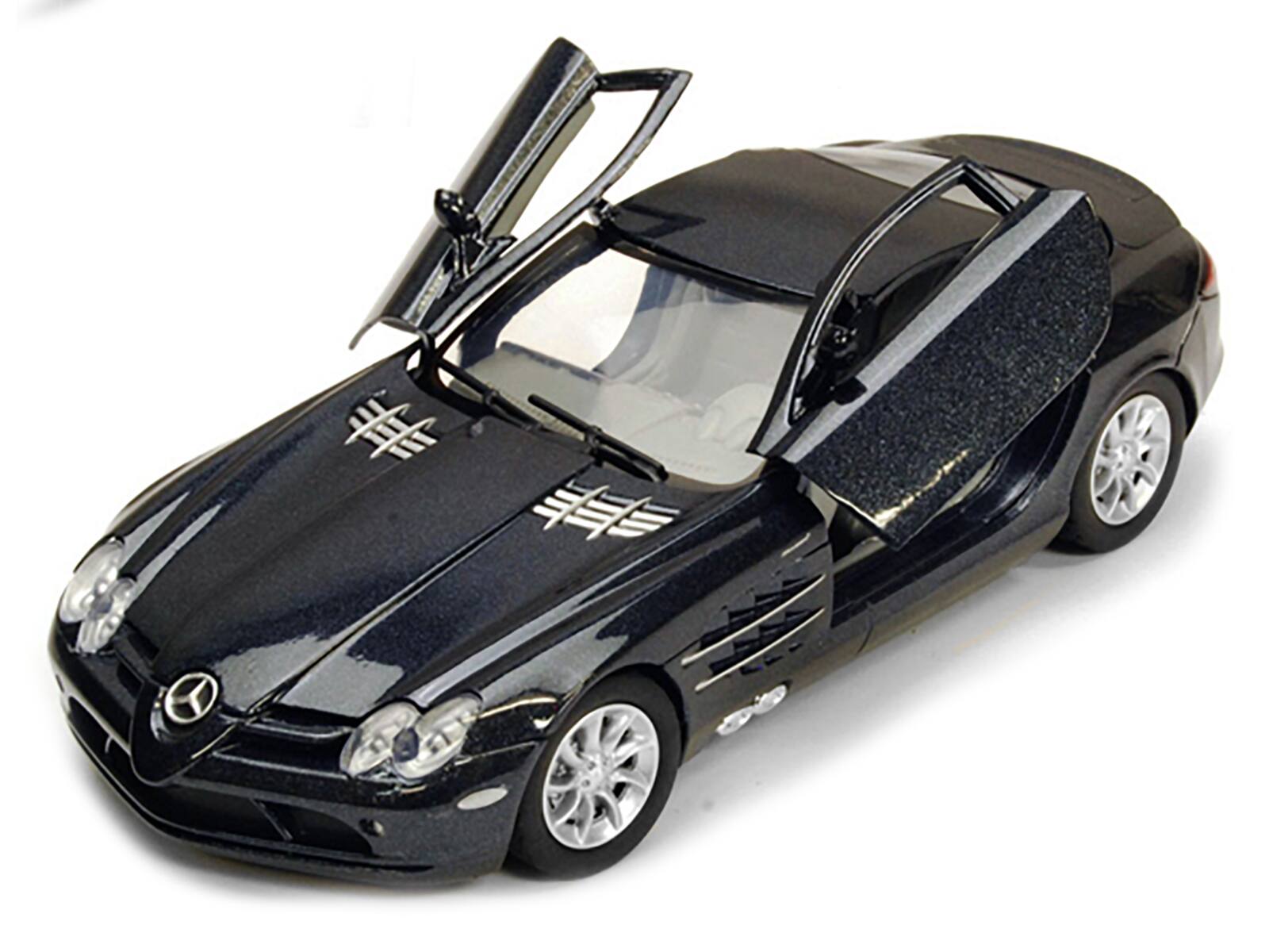 Angle. Motormax - Mercedes Mclaren SLR Metallic Black 1/24 Diecast Model Car by Motormax - Metallic Black.