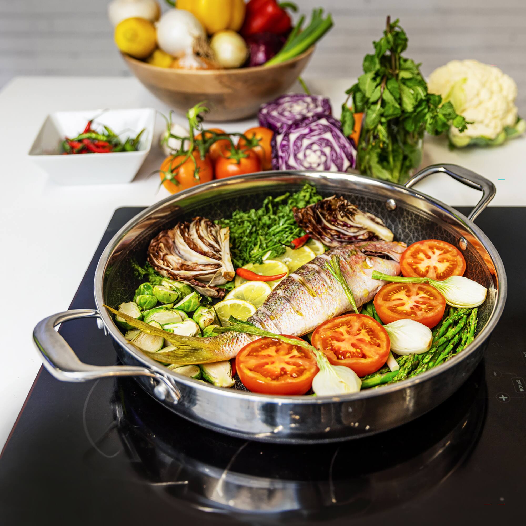 Alt View 4. Livwell Brands - DiamondClad™ 14" Hybrid Nonstick Stainless Steel Everything Pan, Dishwasher Safe, PFOA-free – Silver/Black - Black/Silver.
