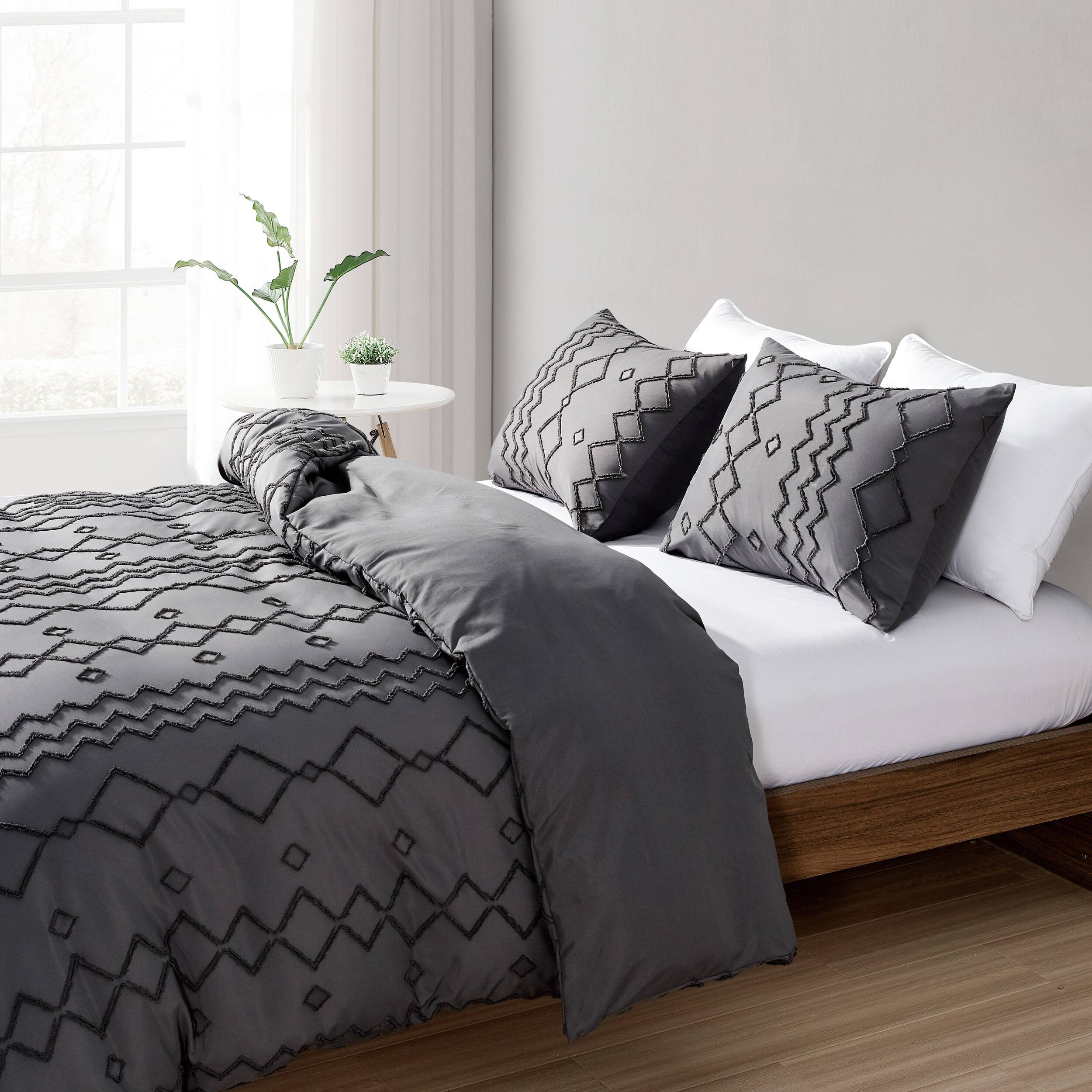 Angle. Bibb Home - Bibb Home 2000 Count Tufted Duvet Cover (3-Piece) - Grey.