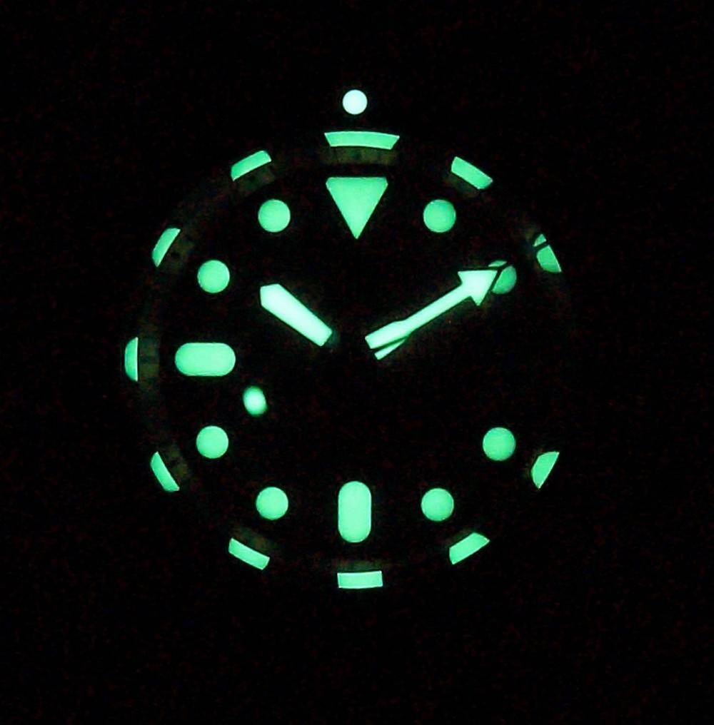 Angle. RATIO - FreeDiver Orange Dial Sapphire Crystal Stainless Steel Automatic RTB214 200M Men's Watch - silver and orange.