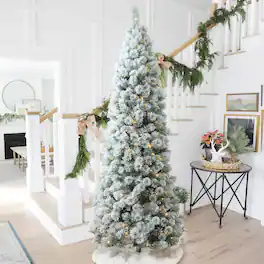 Glitzhome - 9ft Pre-Lit Flocked Pencil Pine Artificial Christmas Tree with 500 Lights - White