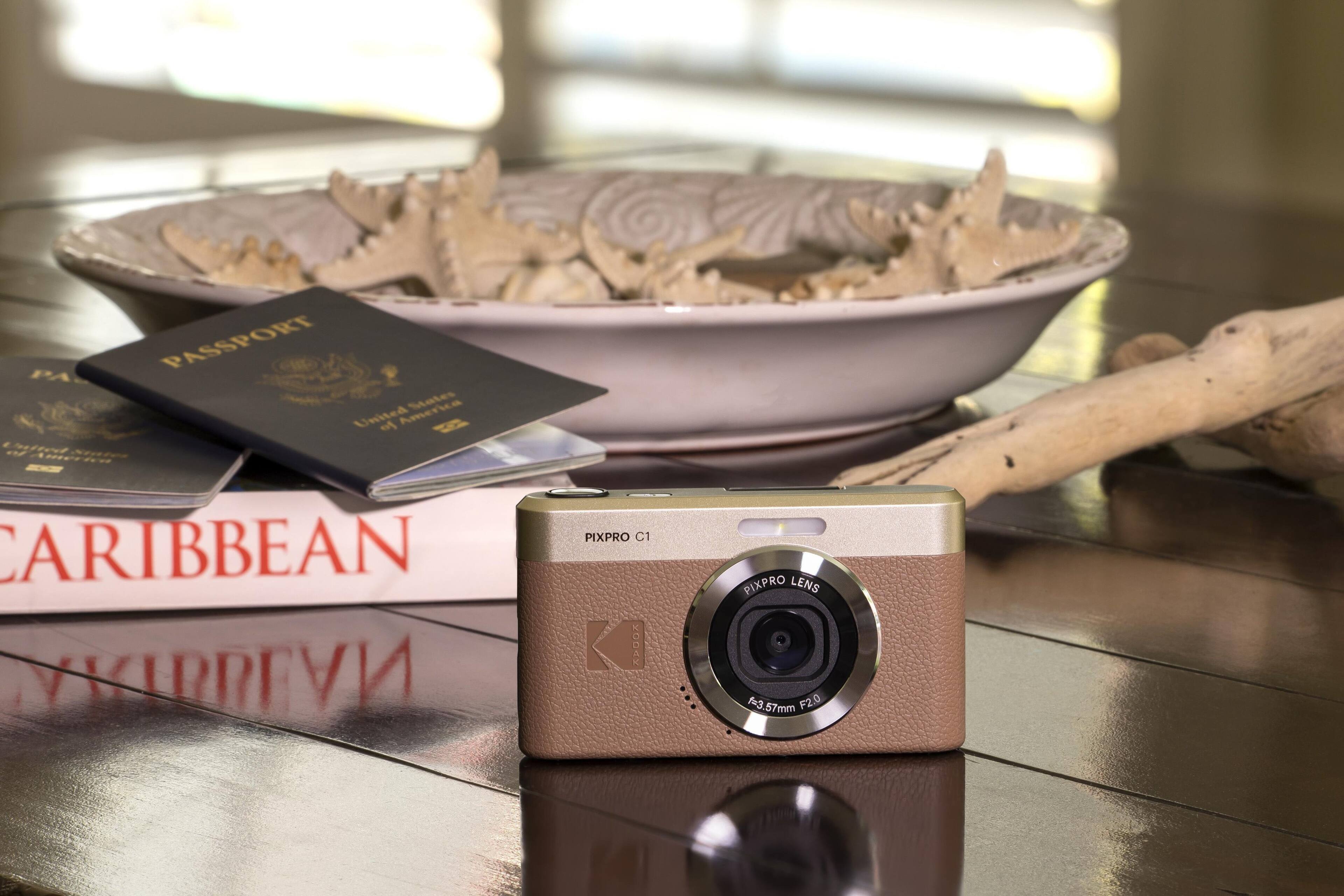 PASSPORT  
United States of America  

CARIBBEAN  

PIXPRO C1  
PIXPRO LENS  
f=3.57mm F2.0