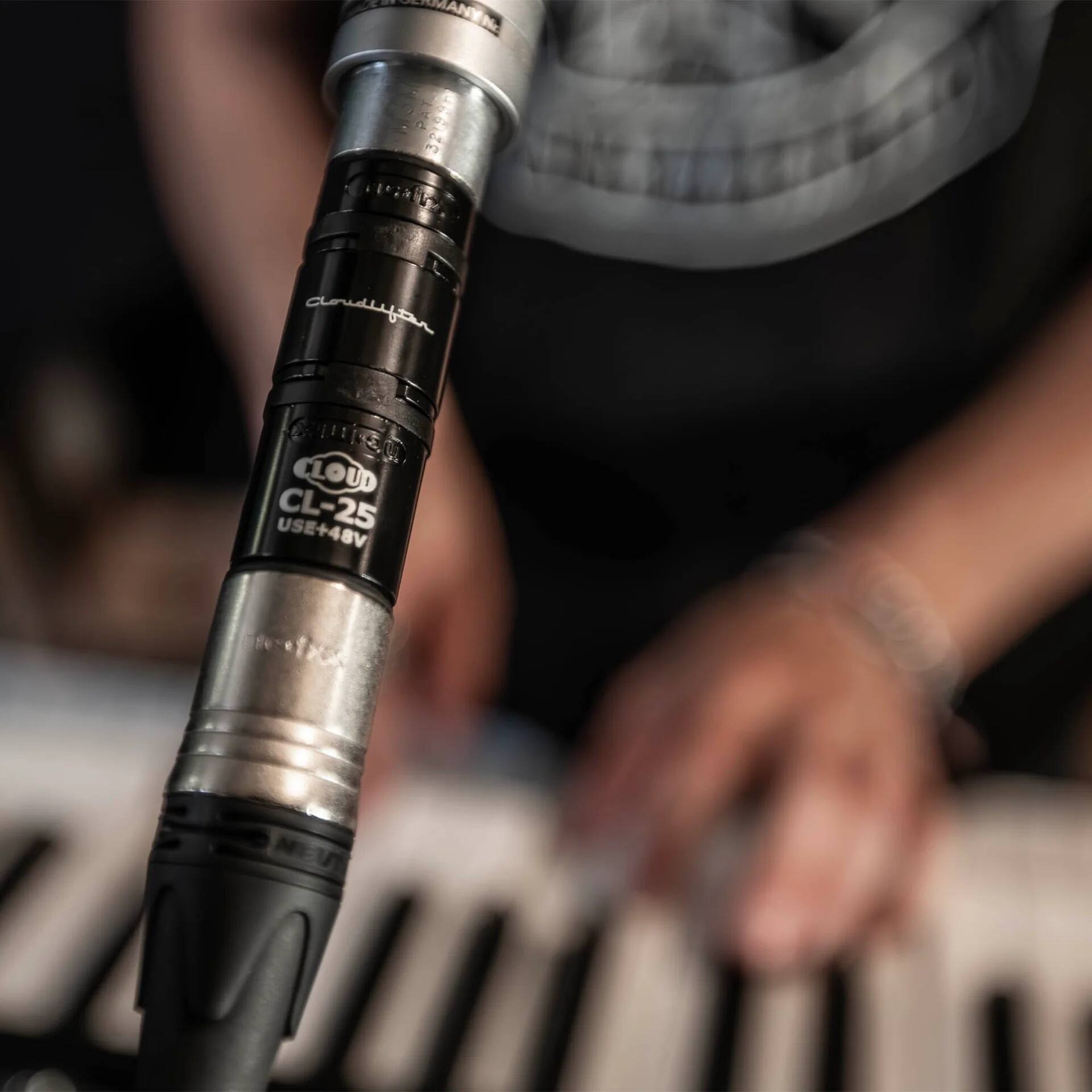 CLOUDLIFT  
CL-25  
USE+48V