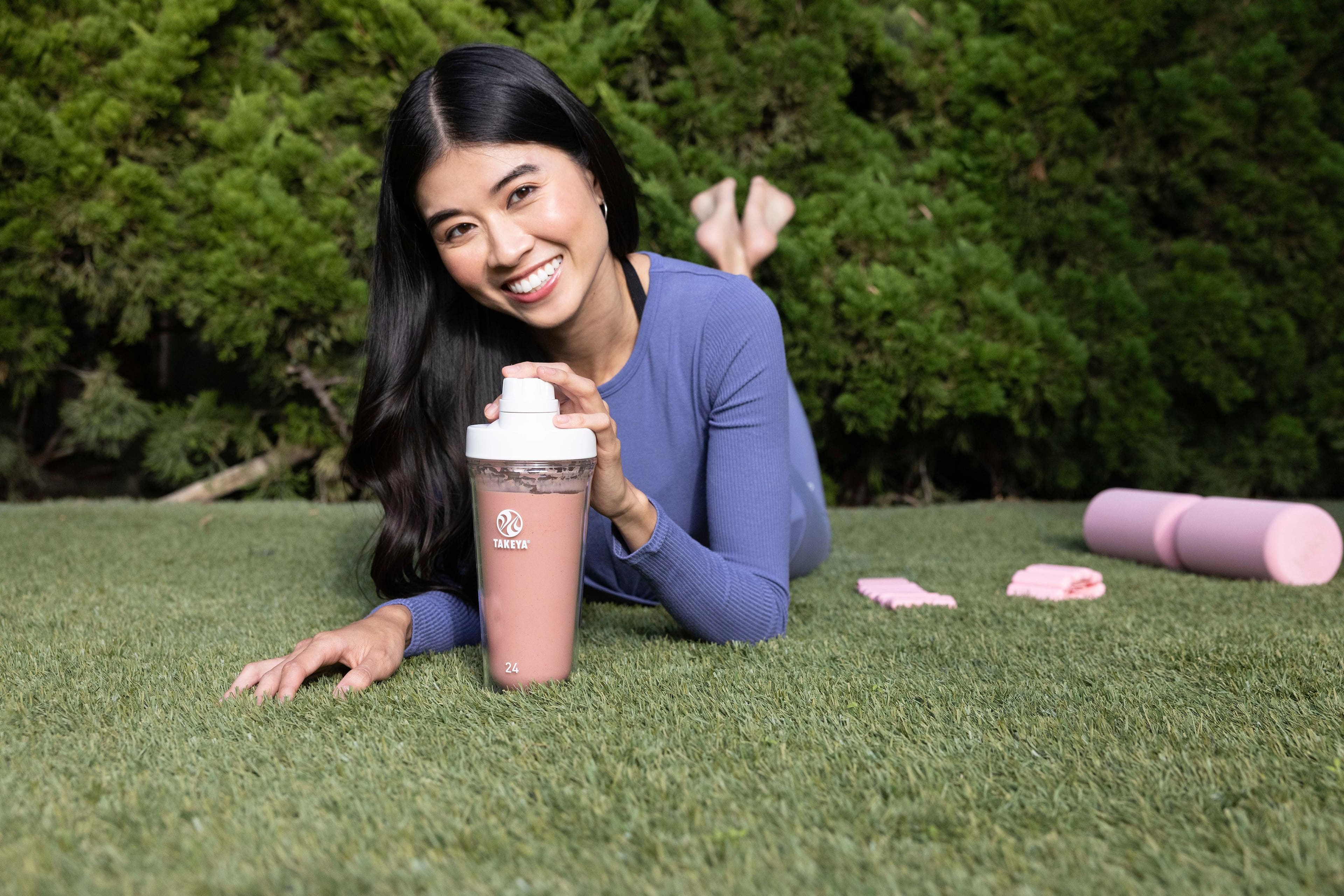 Alt View 17. Takeya - Tritan 24-oz. Protein Shaker - Cloud White.